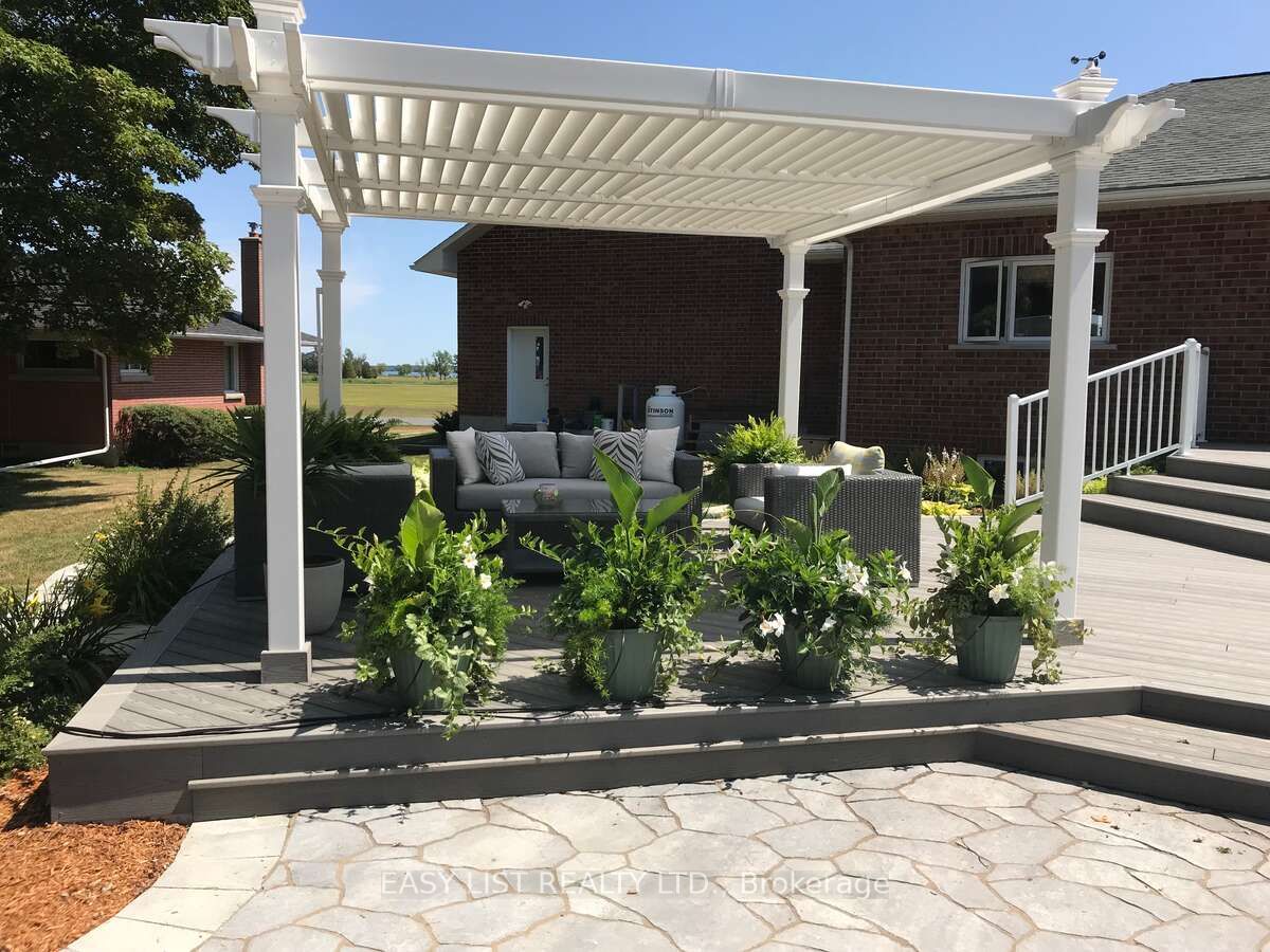 36 Elizabeth Drive Property Photo 6