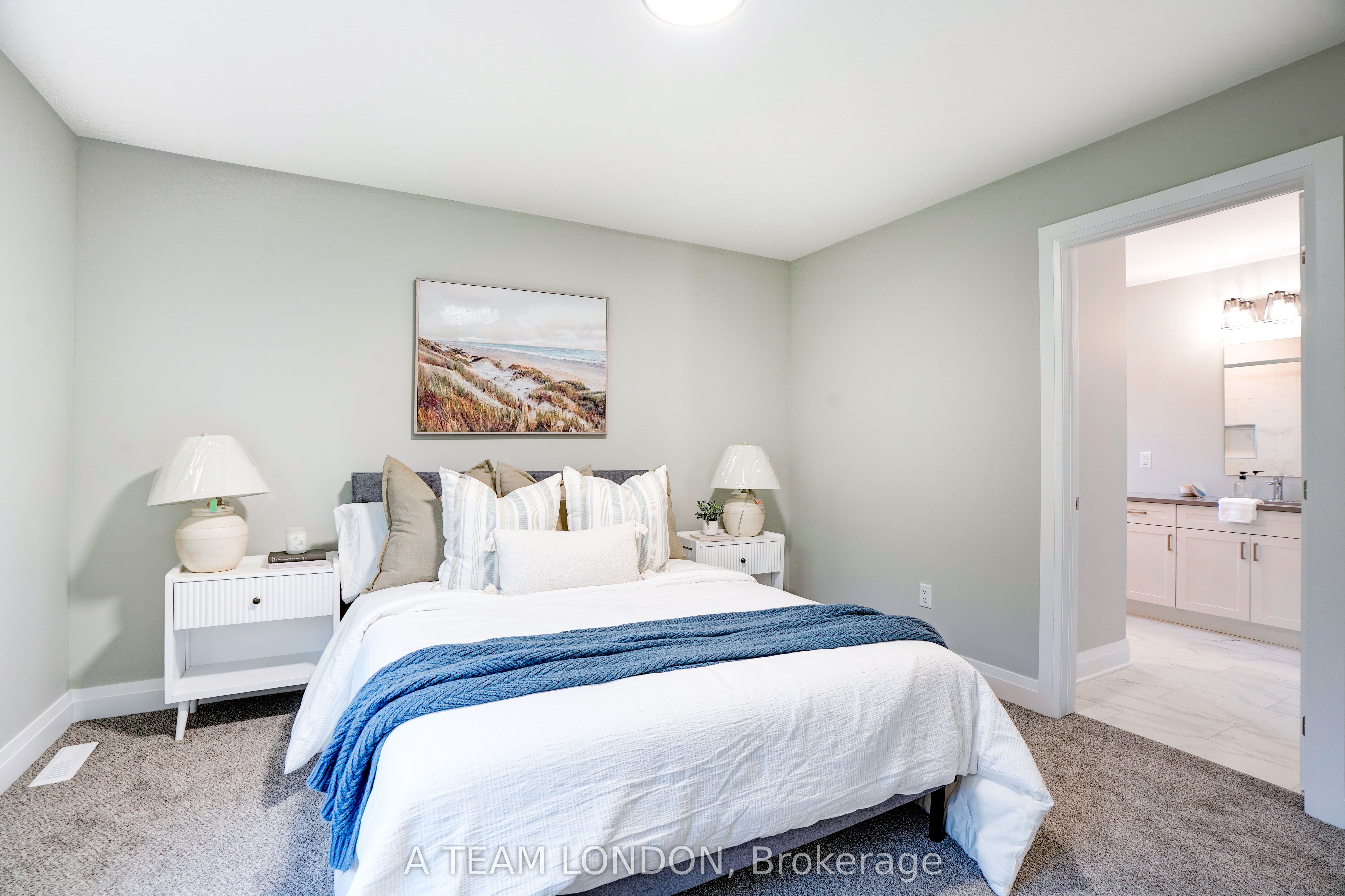 93 The Promenade Property Photo 7