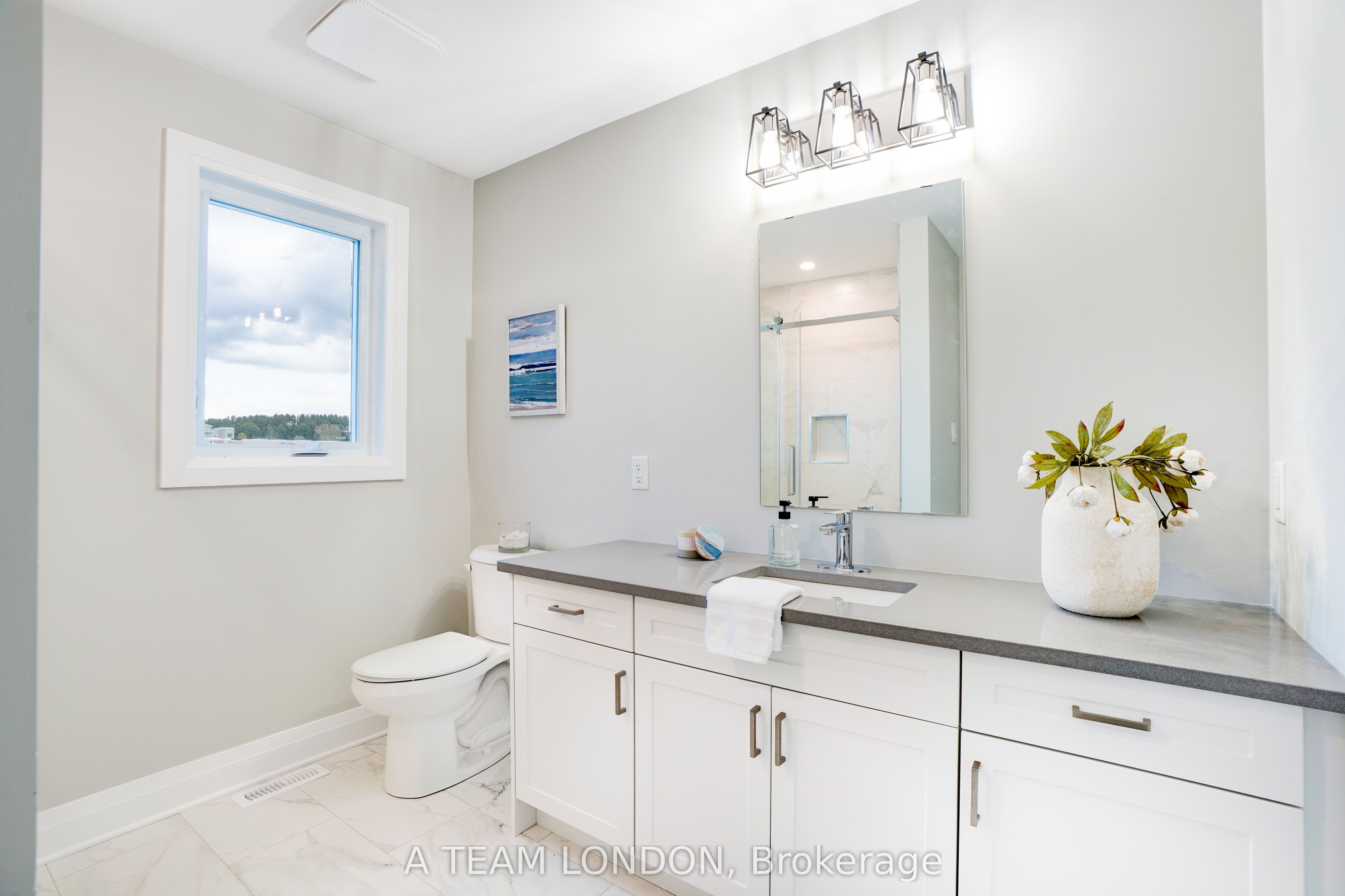 93 The Promenade Property Photo 8