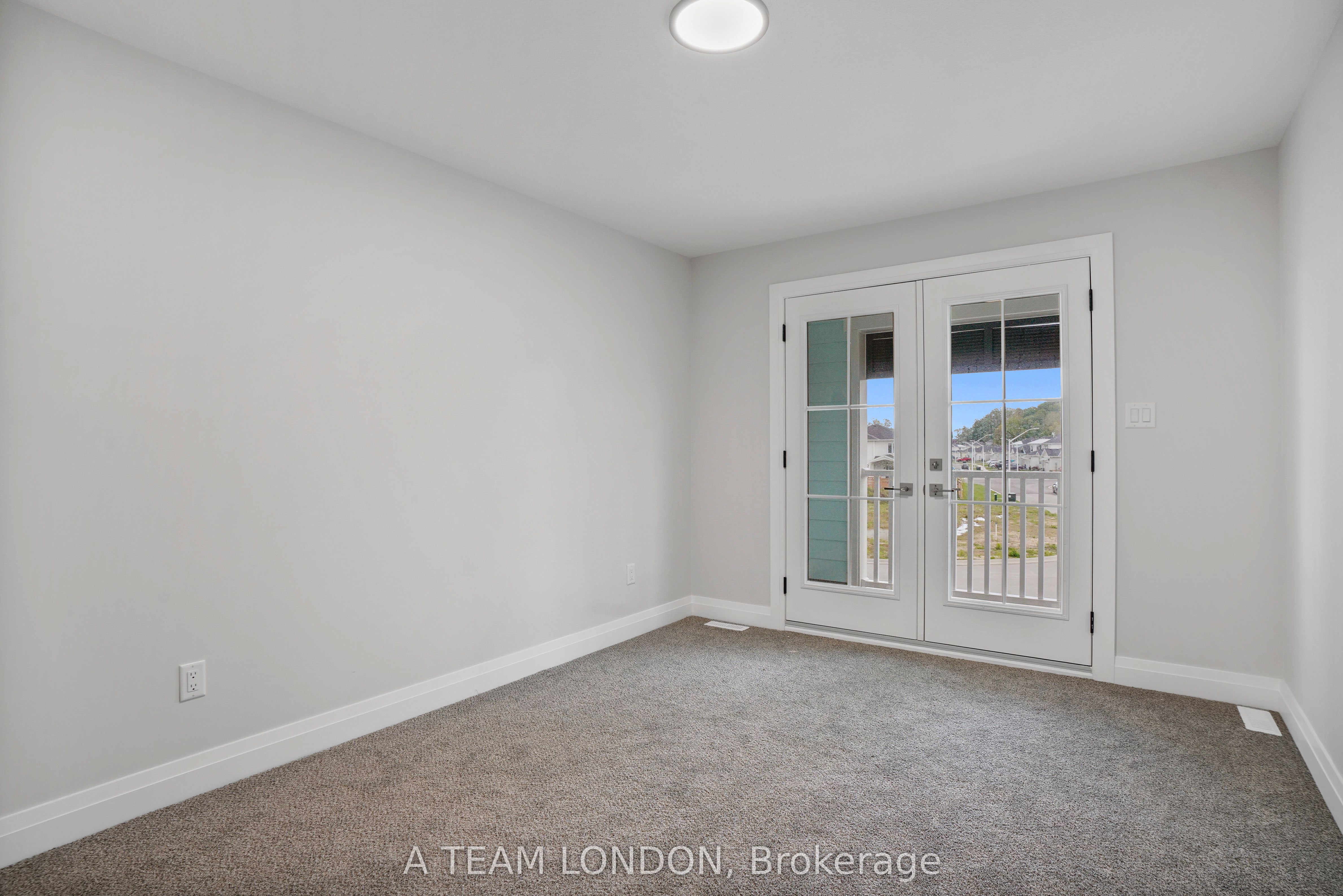 93 The Promenade Property Photo 10