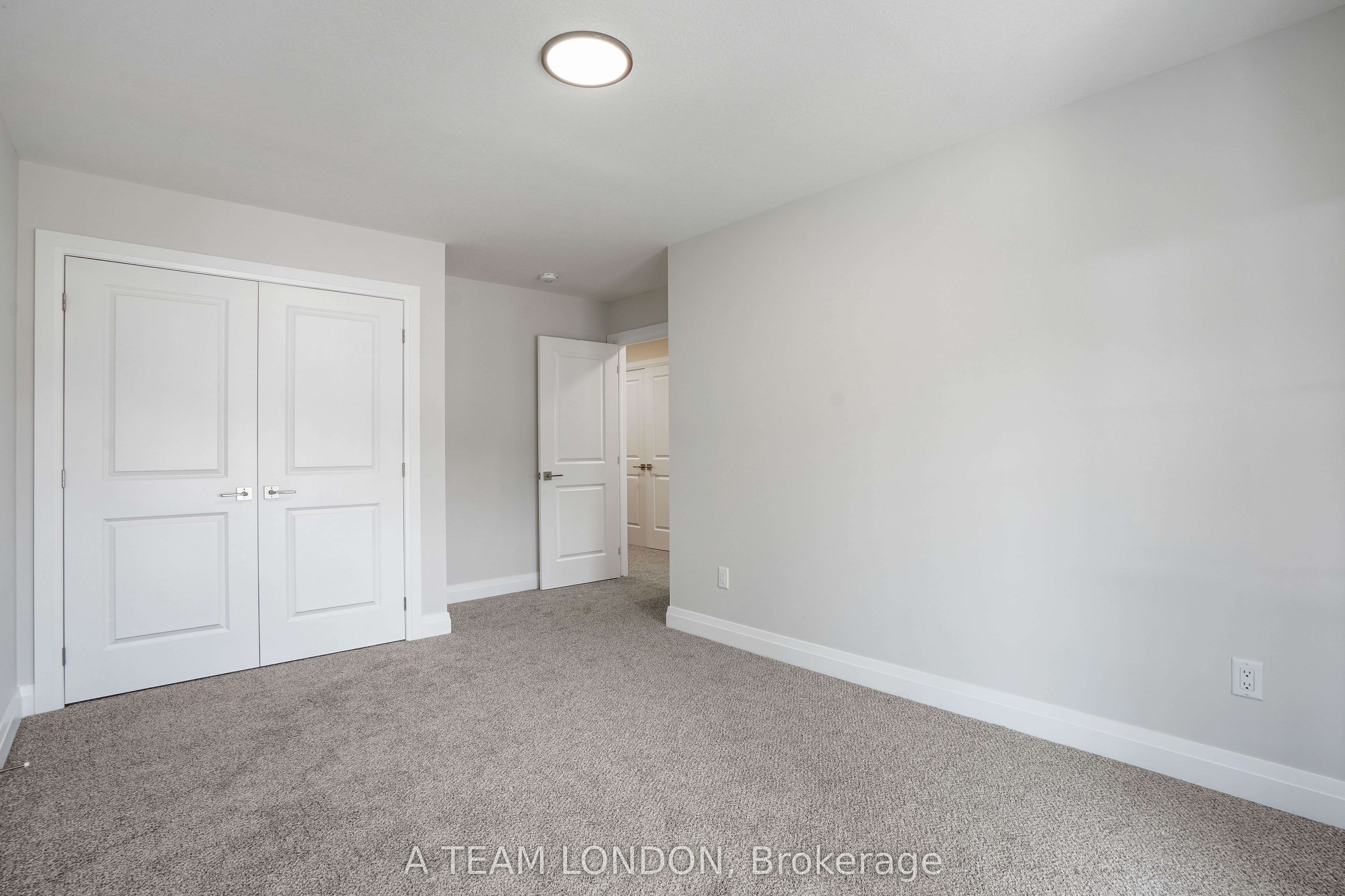 93 The Promenade Property Photo 12
