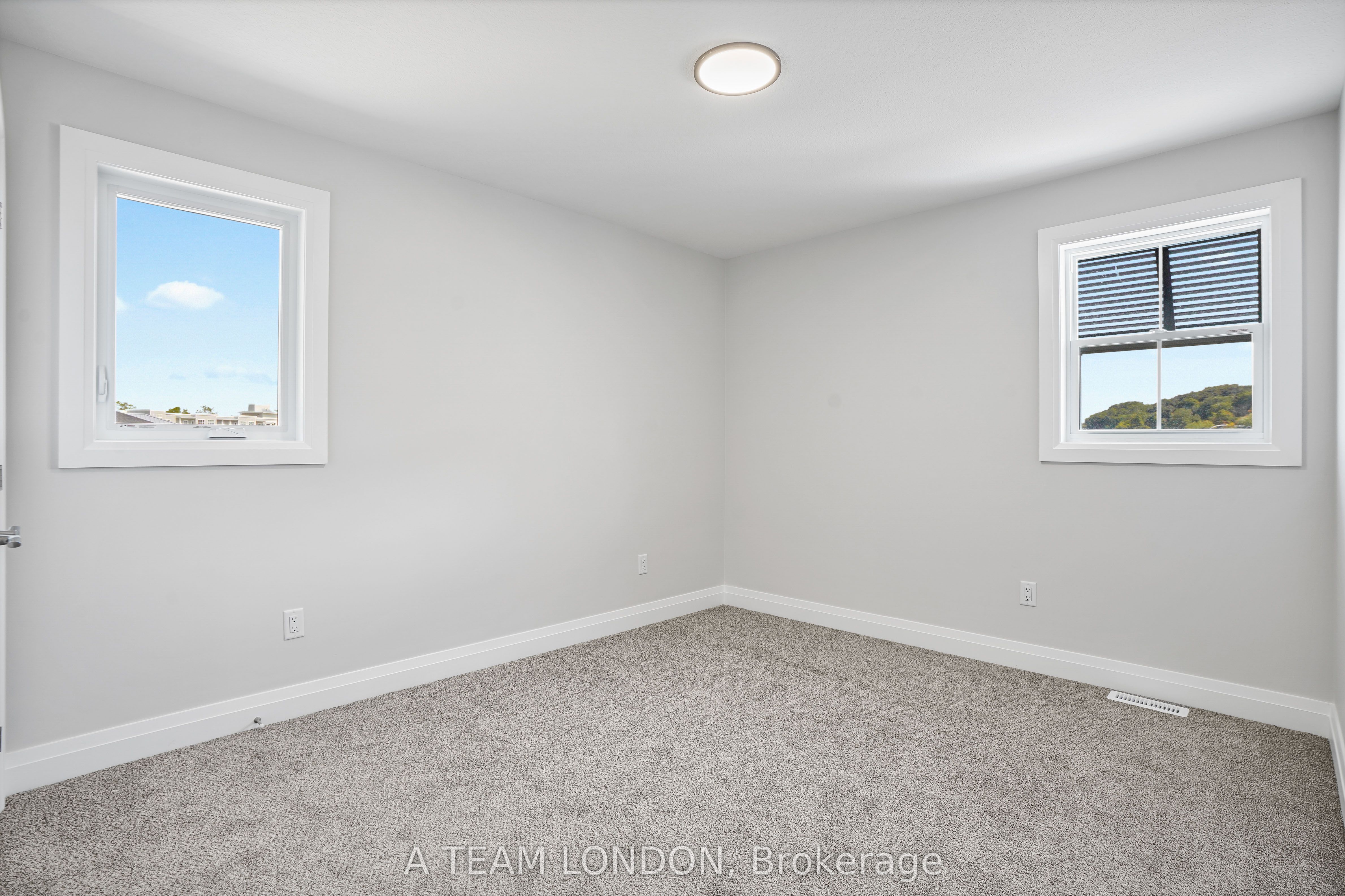 93 The Promenade Property Photo 13