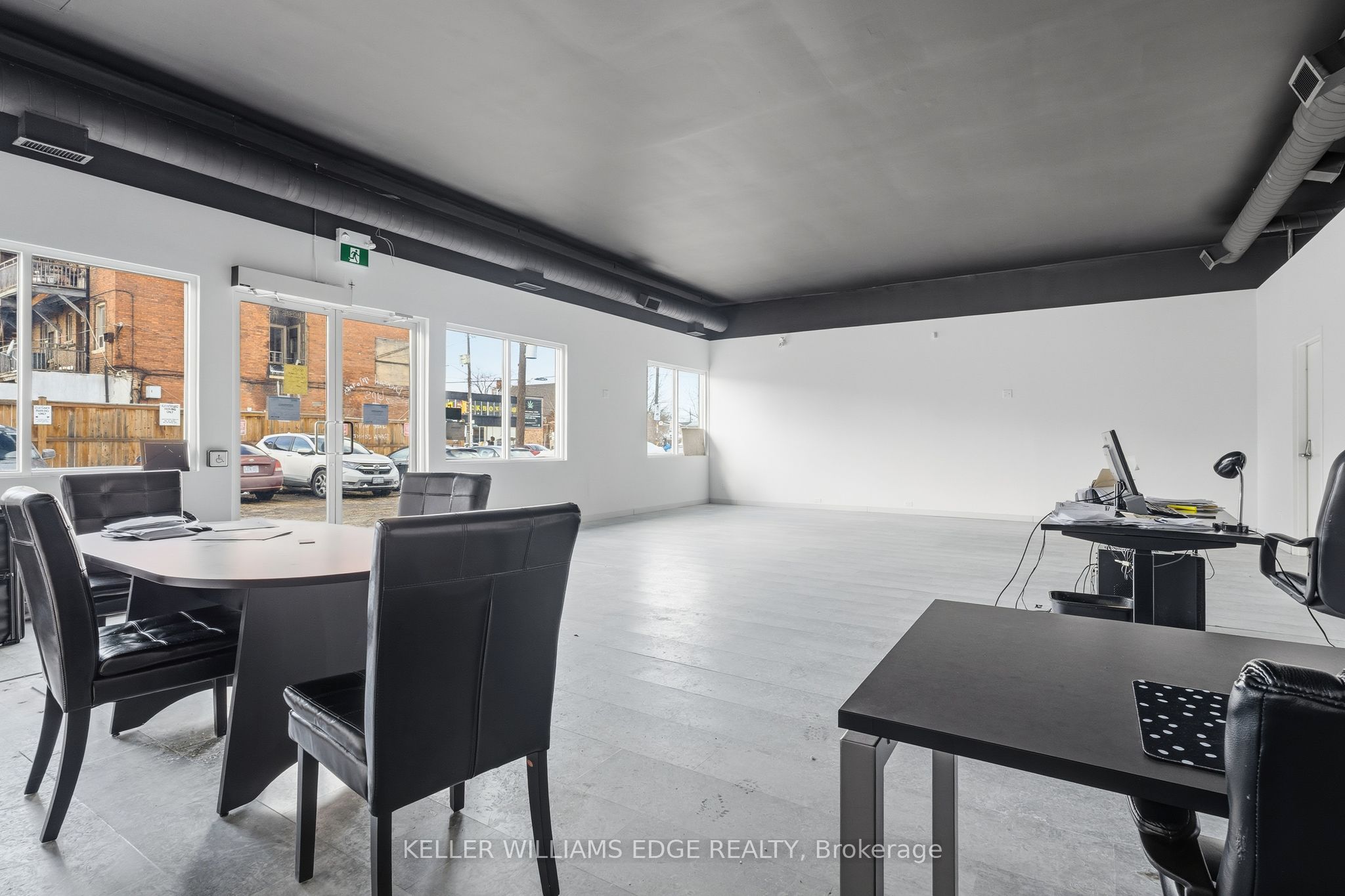 1096 Barton Street E Property Photo 13