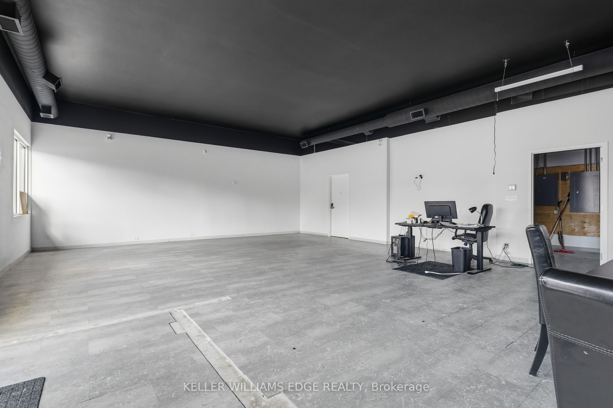 1096 Barton Street E Property Photo 14