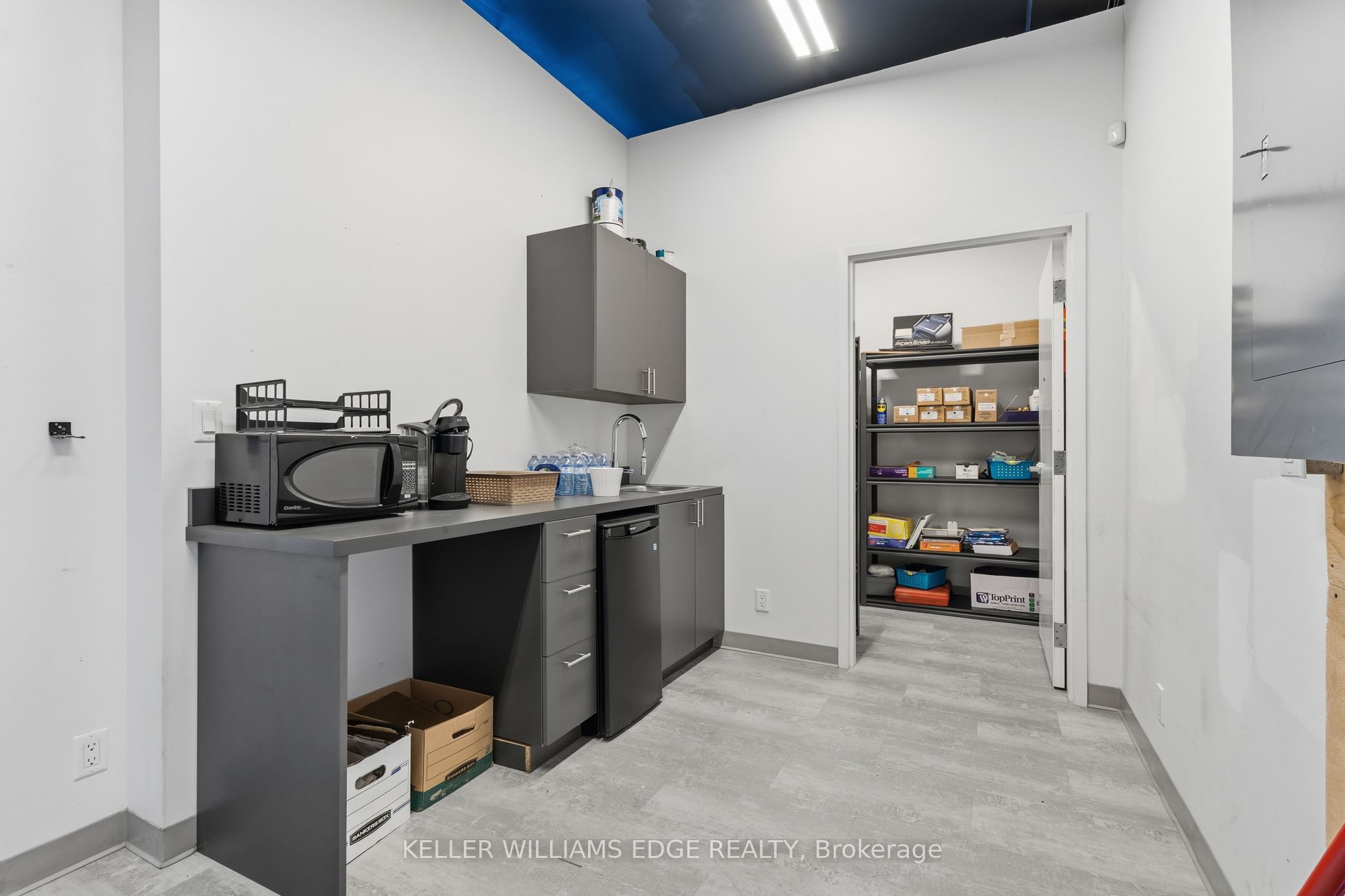 1096 Barton Street E Property Photo 18