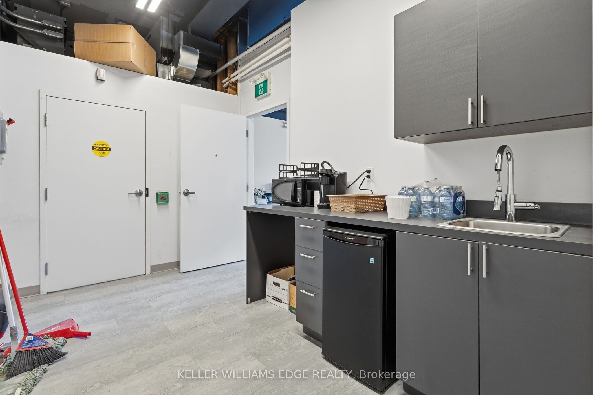 1096 Barton Street E Property Photo 19