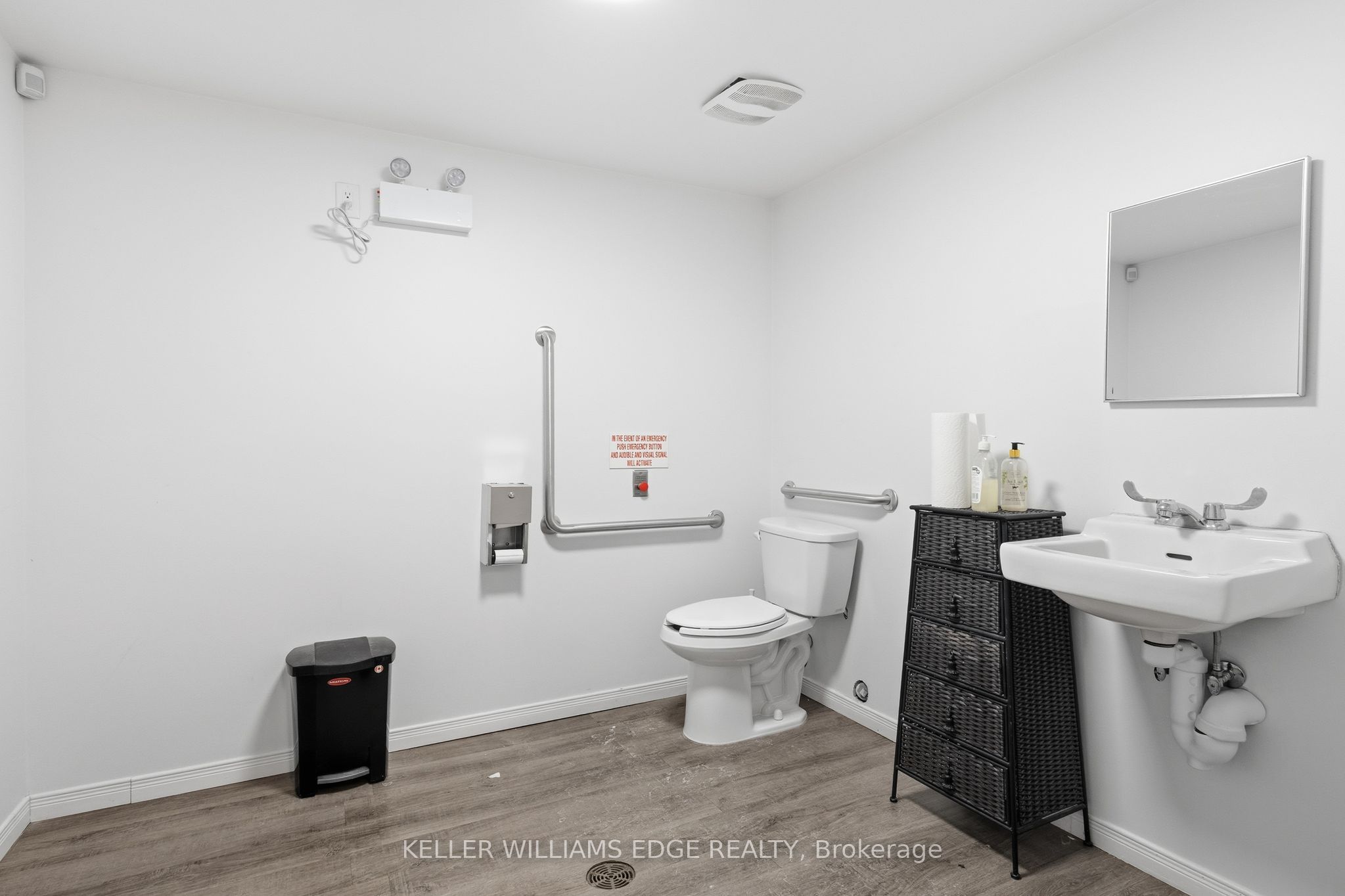 1096 Barton Street E Property Photo 21