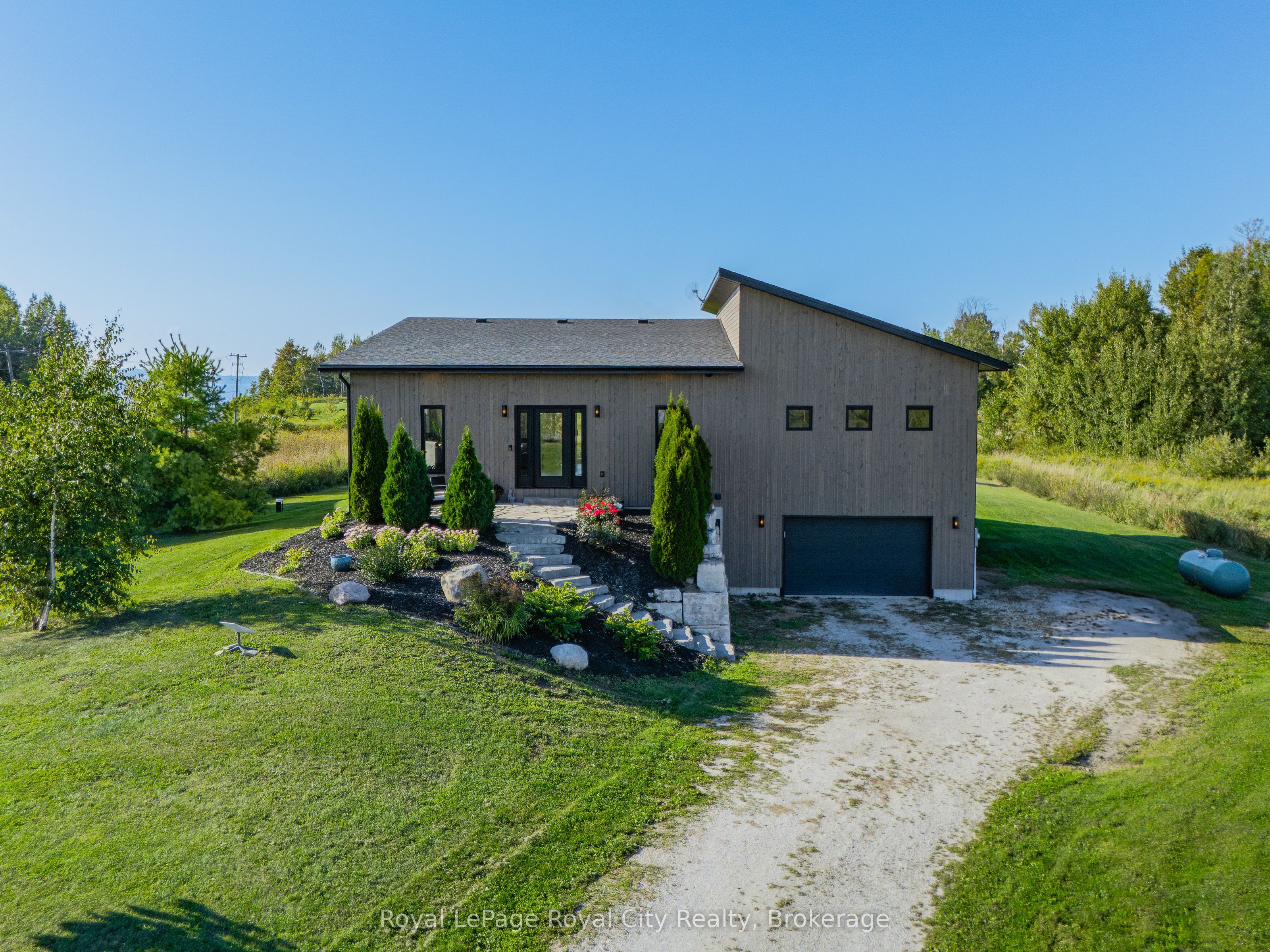 103 Ugovsek Crescent Property Photo 1