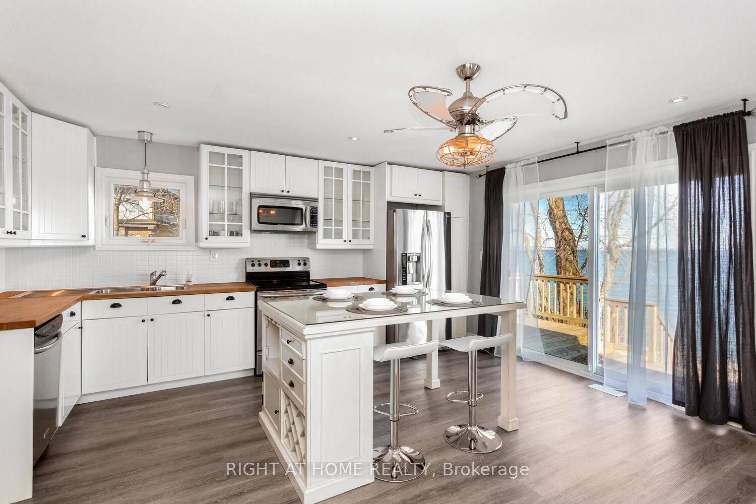 18 1/2 Lakeshore Drive Property Photo 19