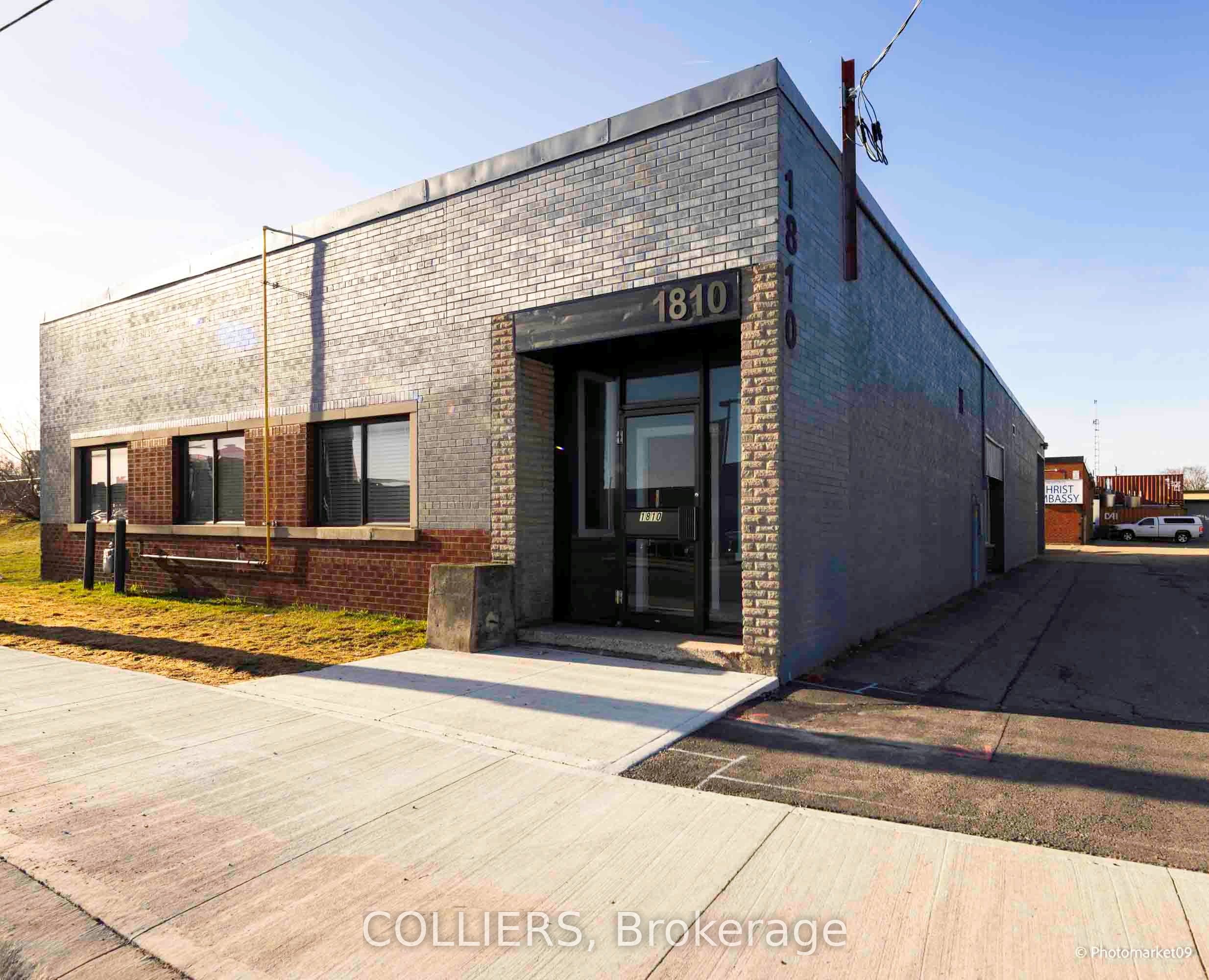 1810 Barton Street E Property Photo 1