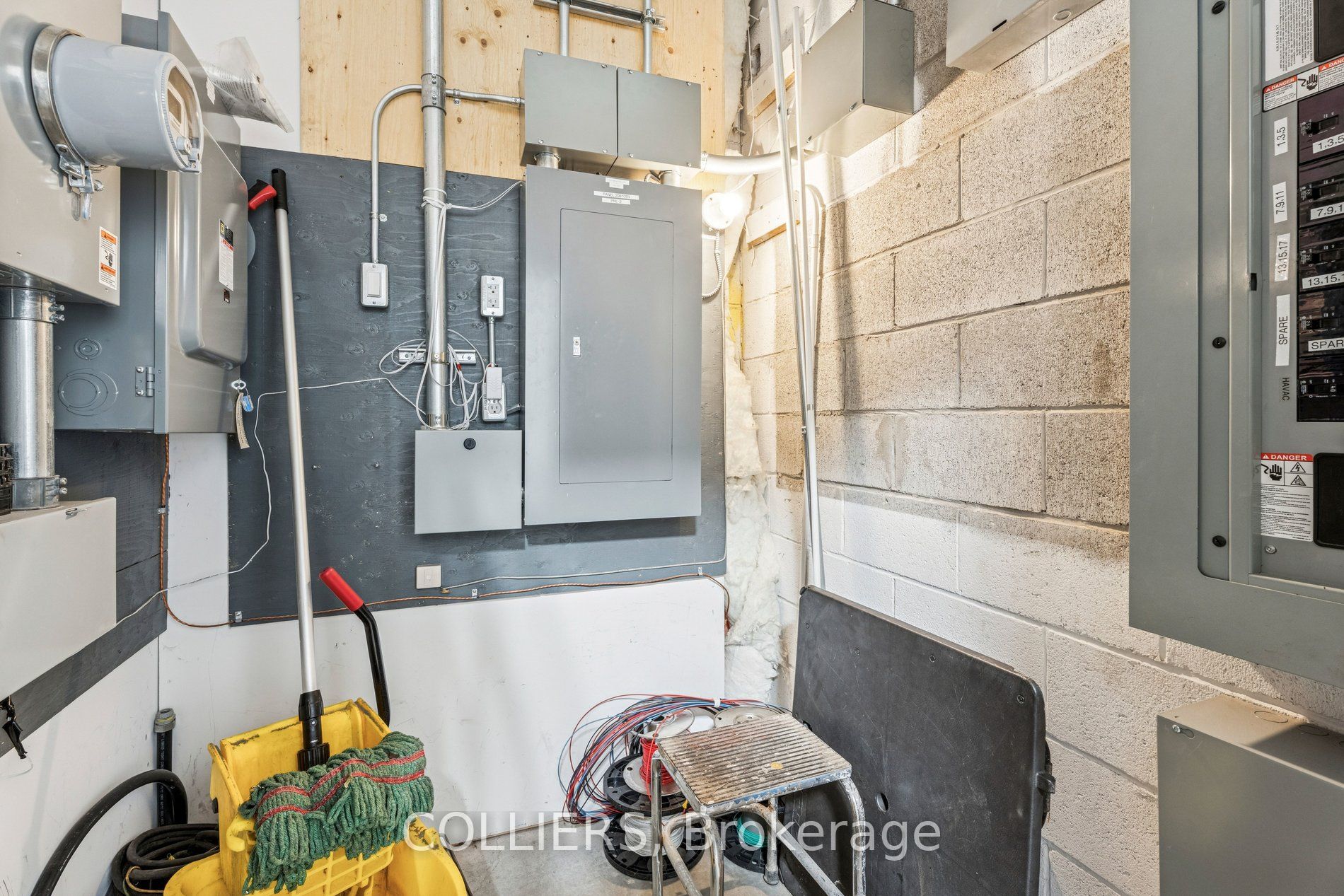 1810 Barton Street E Property Photo 15
