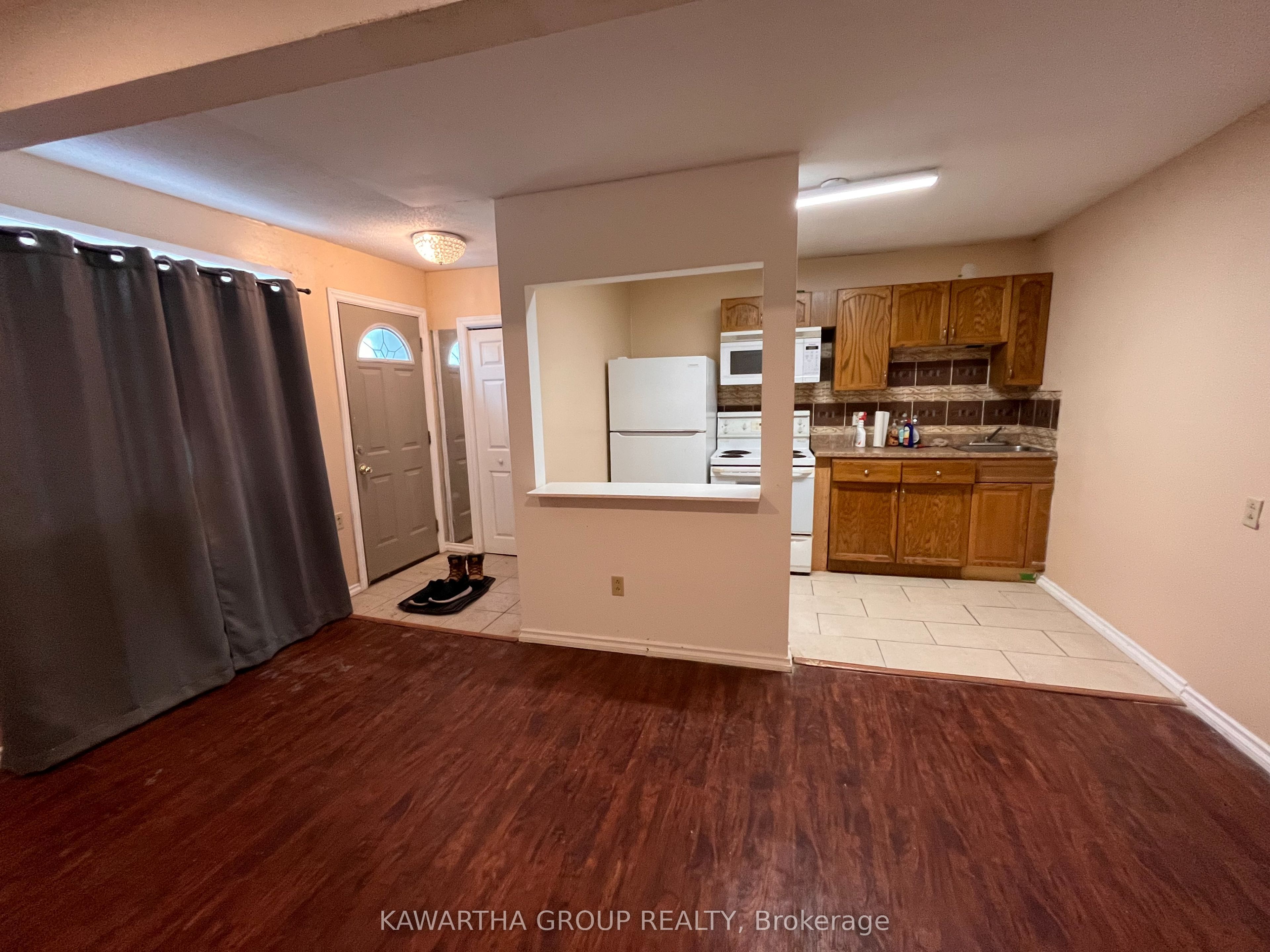221 E Brock Street E Property Photo 12
