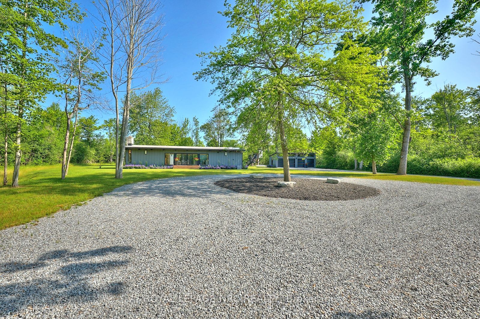 1904 Macdonald Drive Property Photo 2