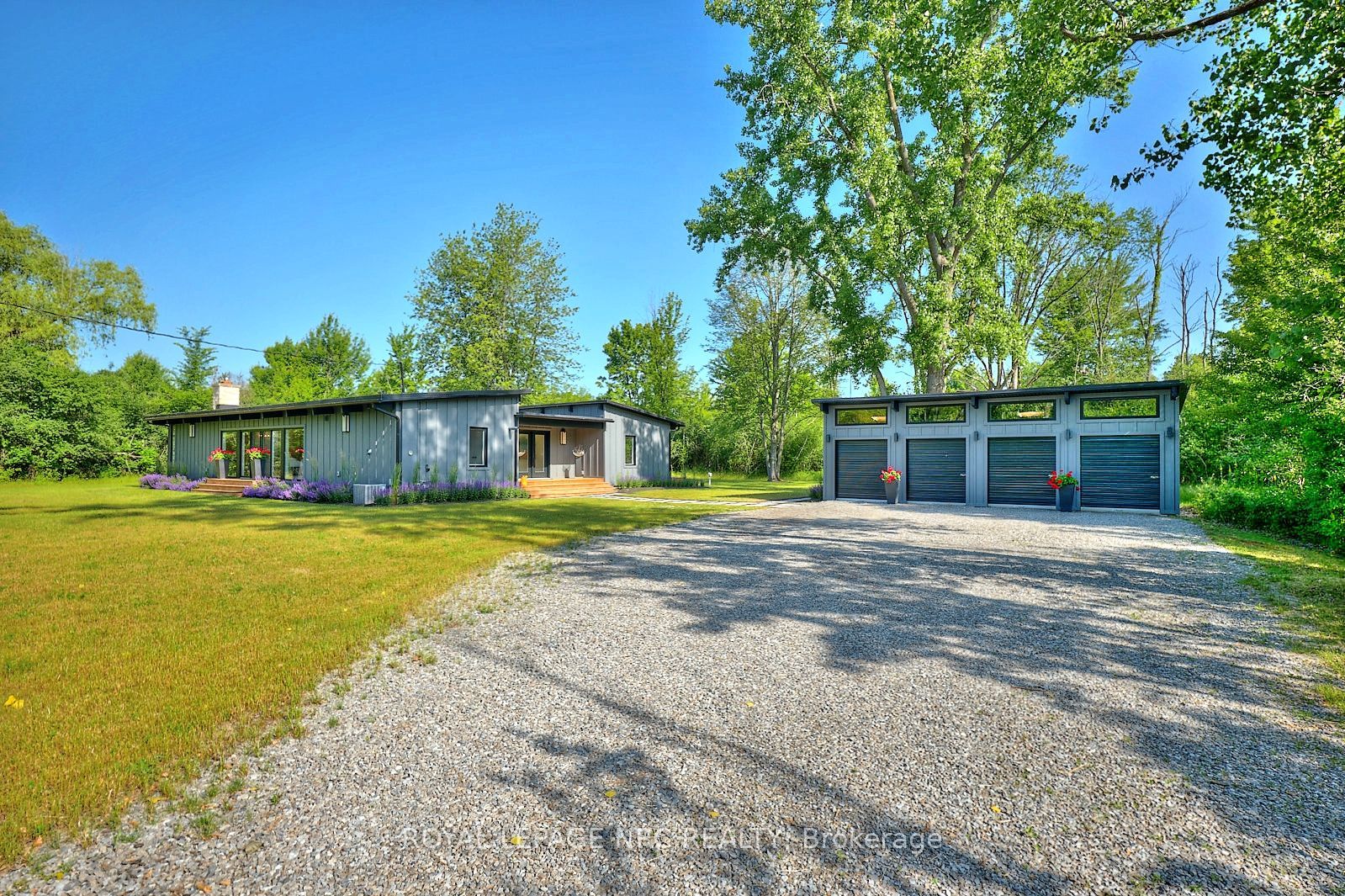 1904 Macdonald Drive Property Photo 4
