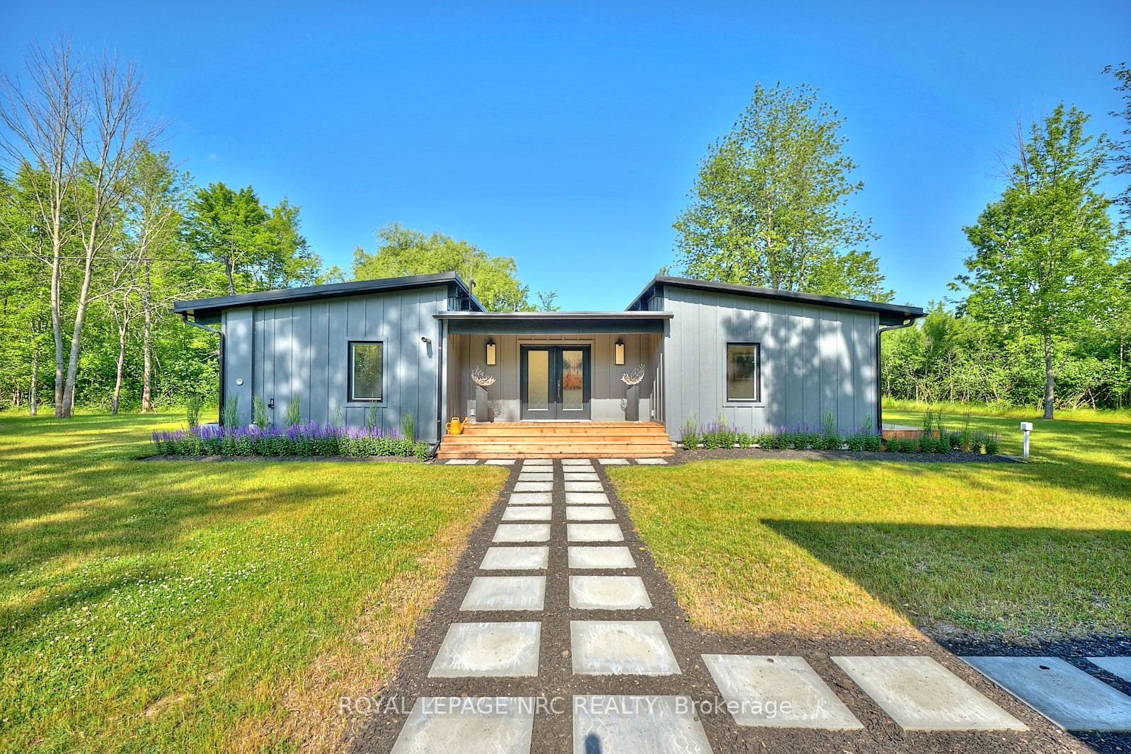1904 Macdonald Drive Property Photo 6