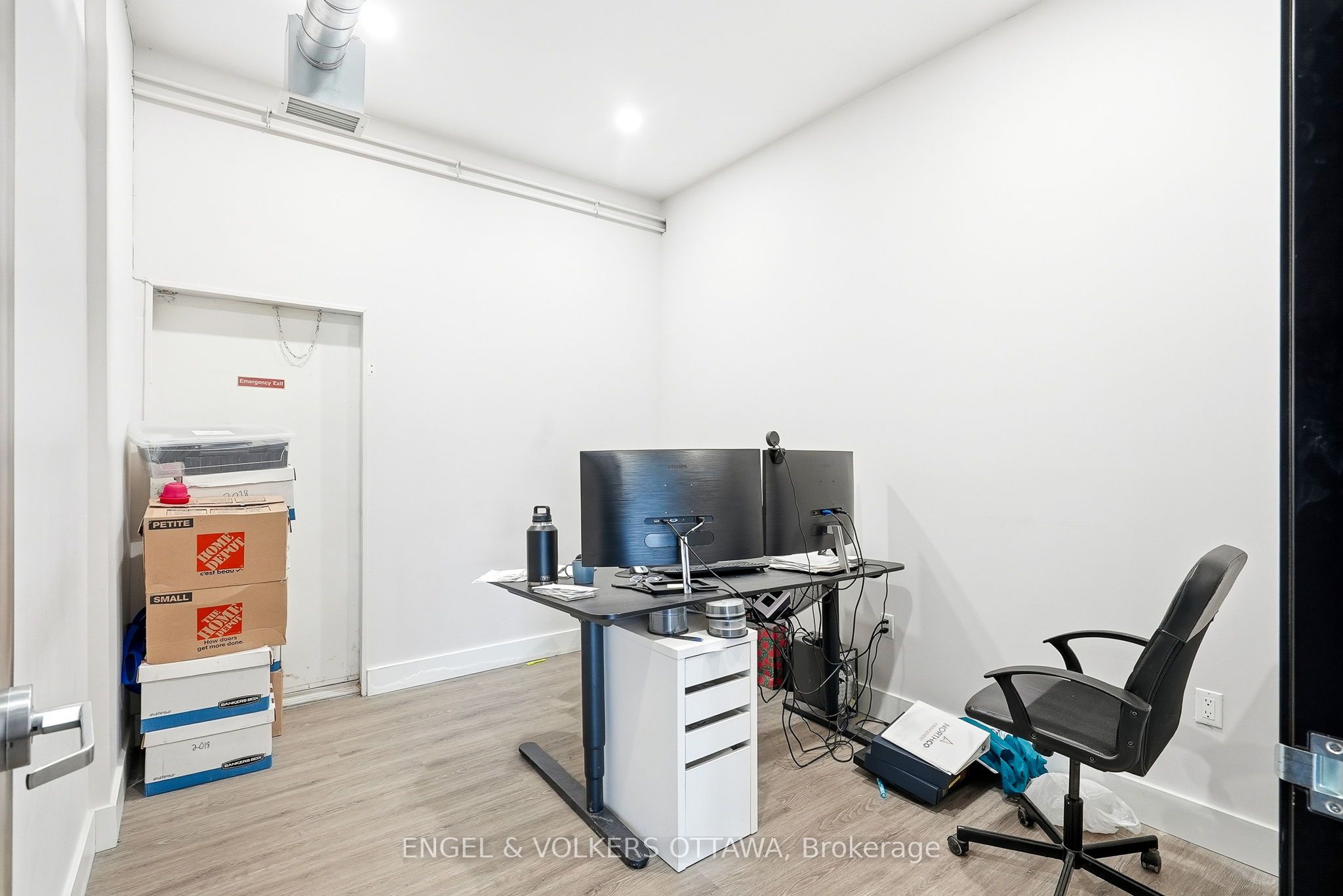 162 Wescar Lane Property Photo 12