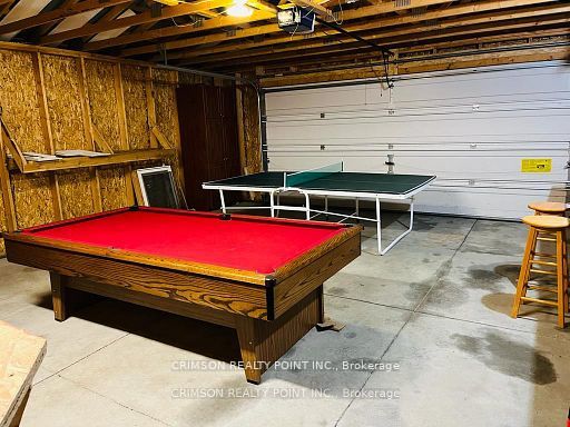 17 Shelley Drive E Property Photo 16