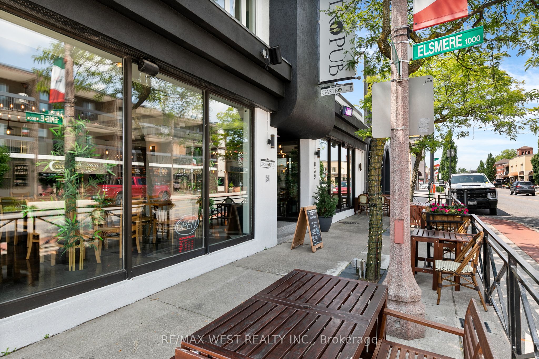 839 Erie Street E Property Photo 4