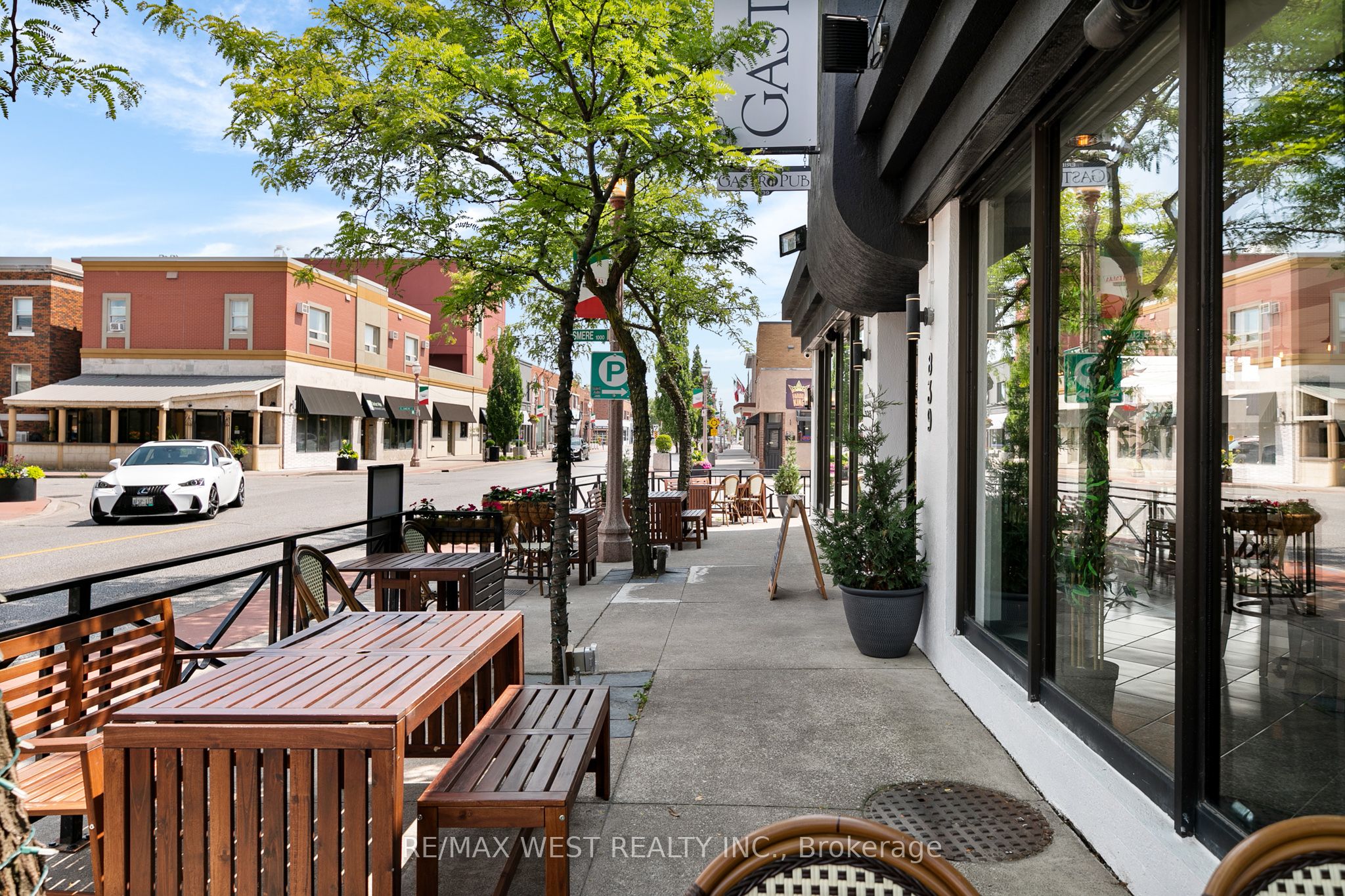 839 Erie Street E Property Photo 6