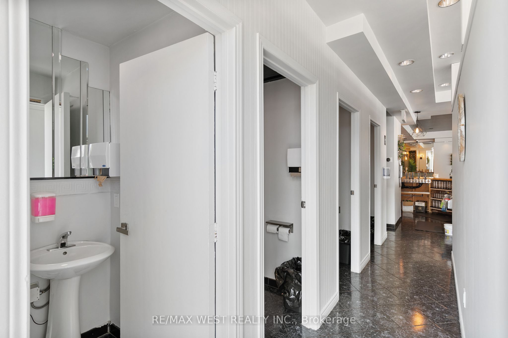 839 Erie Street E Property Photo 19