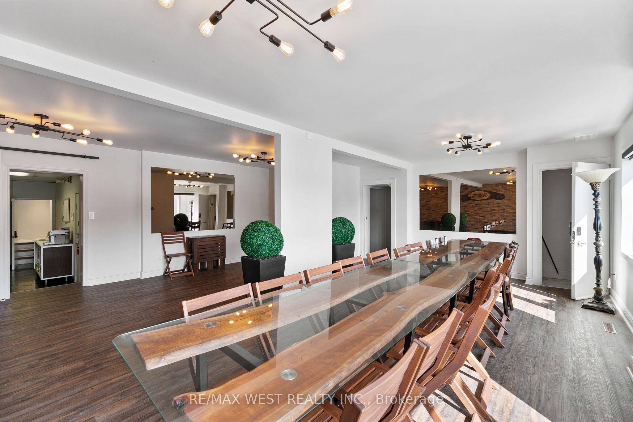 839 Erie Street E Property Photo 21