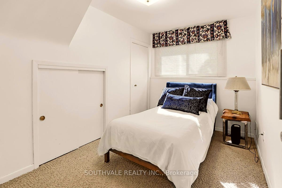 305 Centre Street Property Photo 16