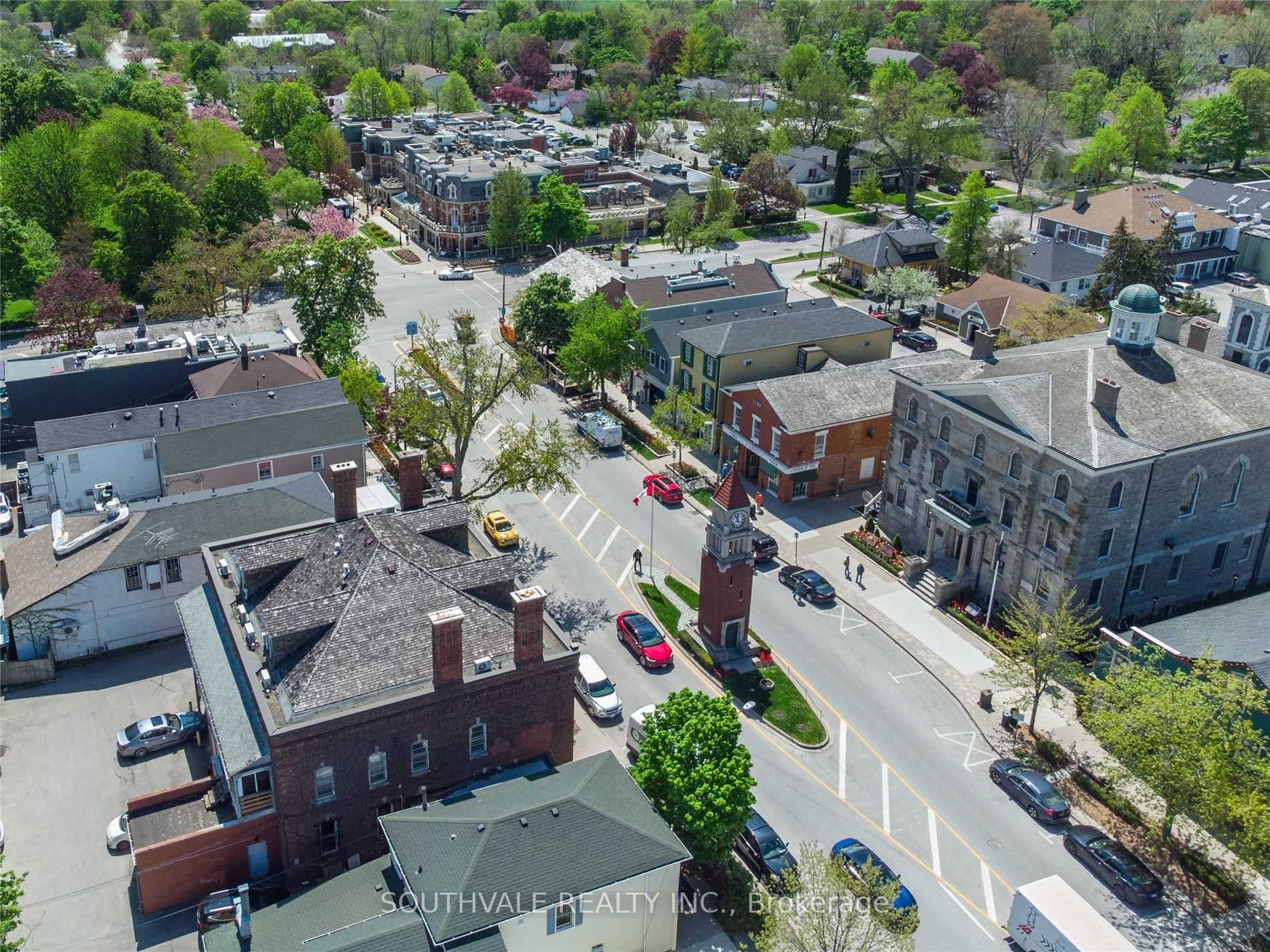 305 Centre Street Property Photo 31