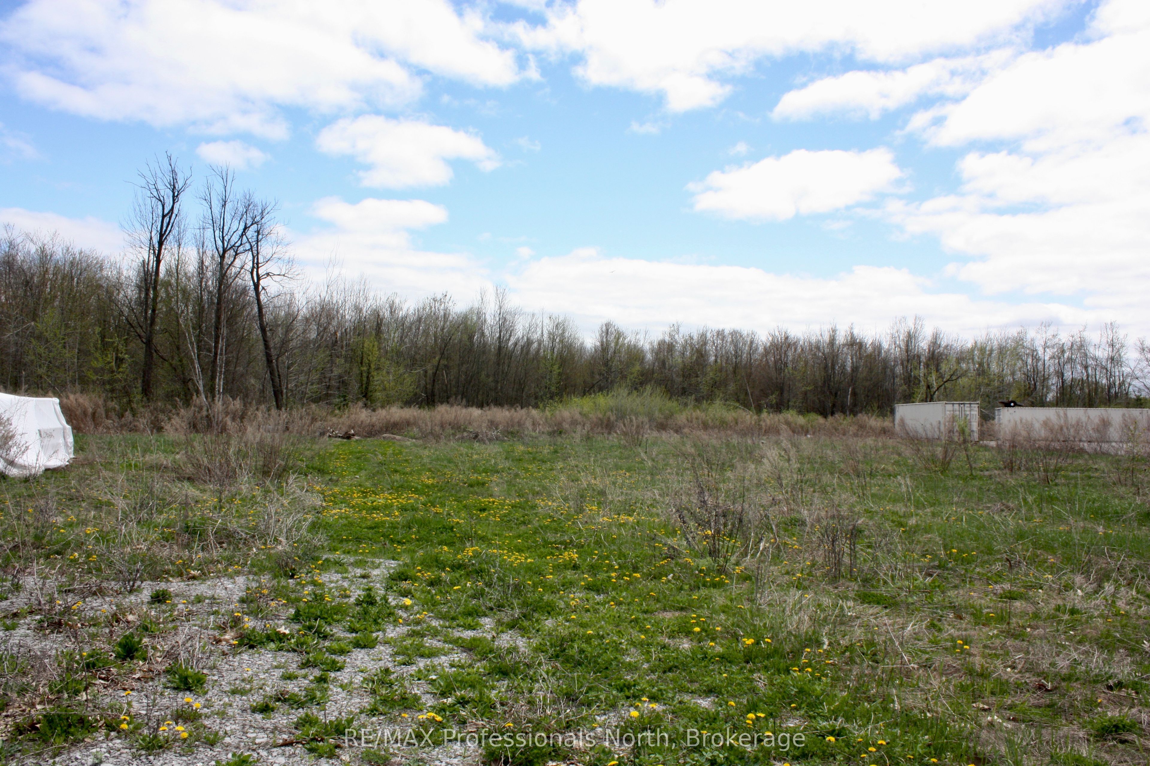 1411 8th Line Property Photo 1