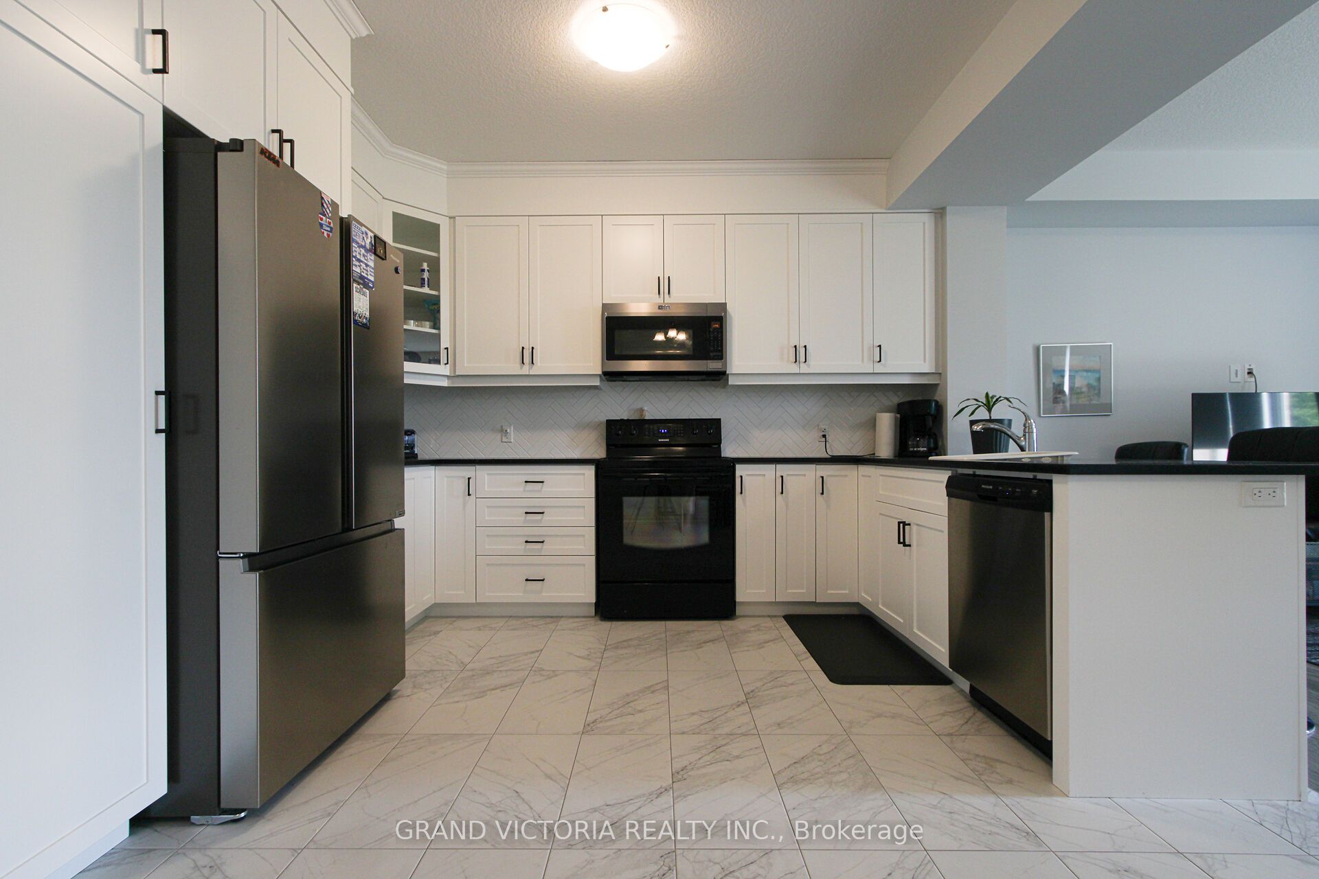28 Zoe Lane Property Photo 17