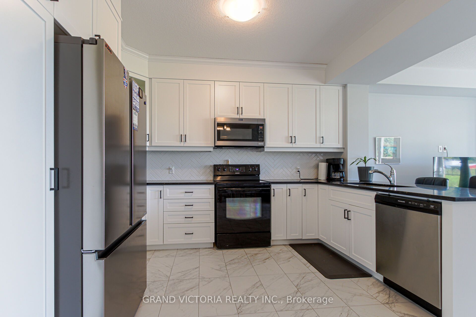 28 Zoe Lane Property Photo 19
