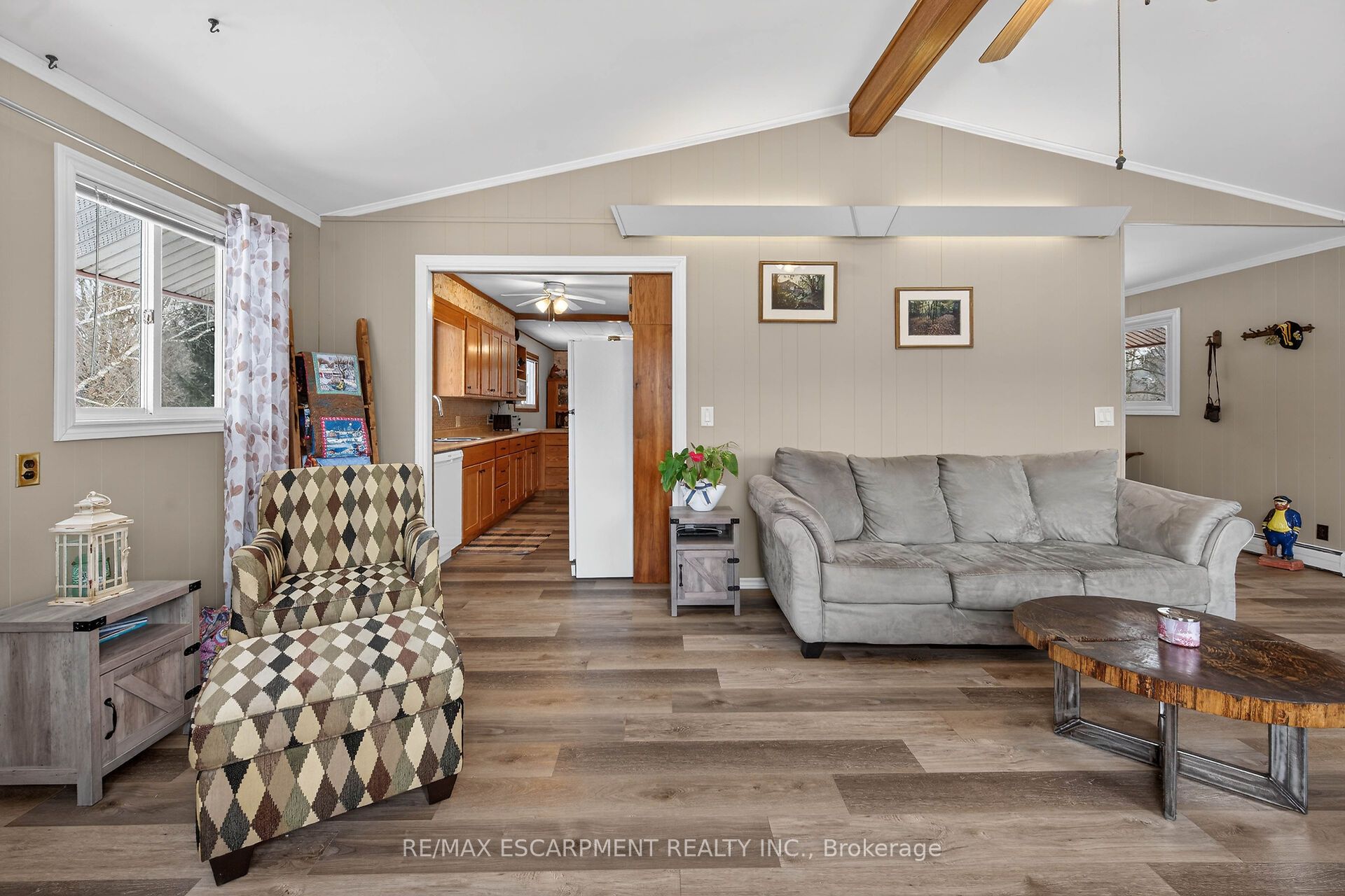 1686 Old Brock Street Property Photo 12