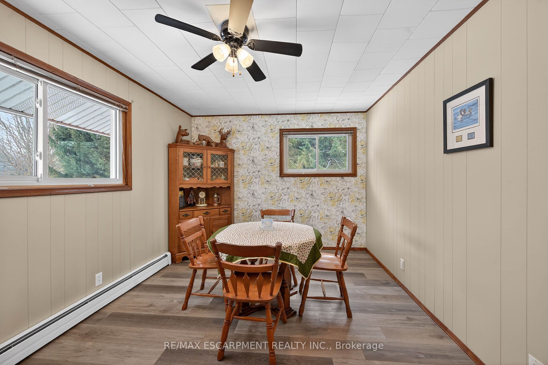 1686 Old Brock Street Property Photo 19