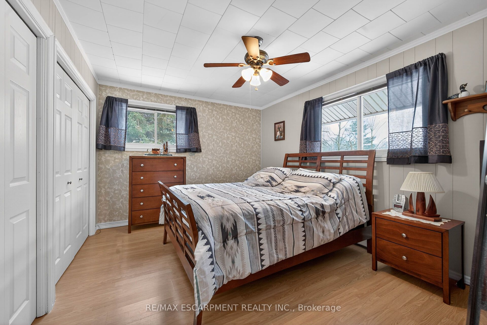 1686 Old Brock Street Property Photo 21