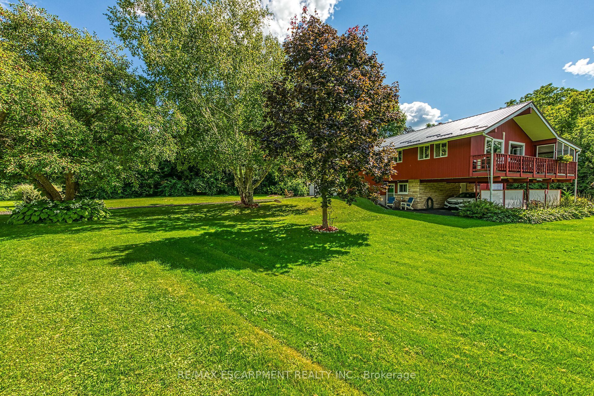 1686 Old Brock Street Property Photo 43
