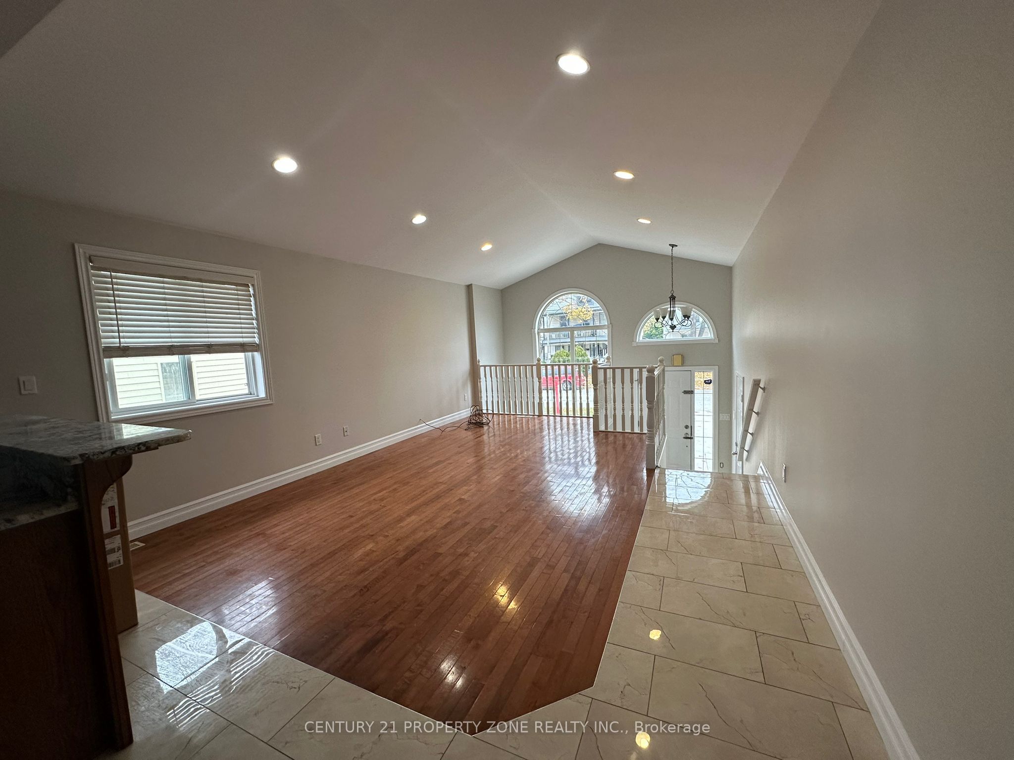 975 Albert Road Property Photo 3