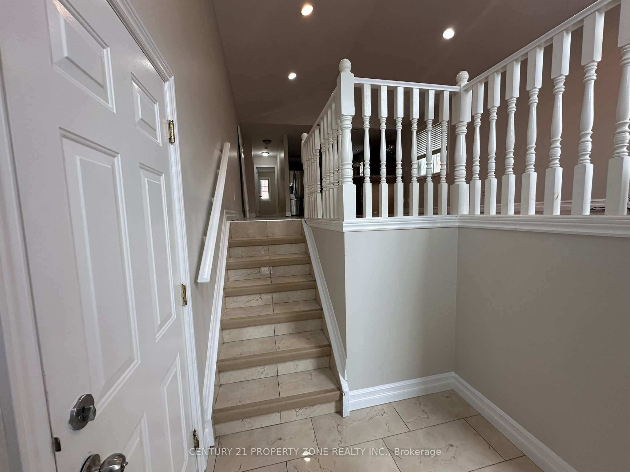 975 Albert Road Property Photo 6