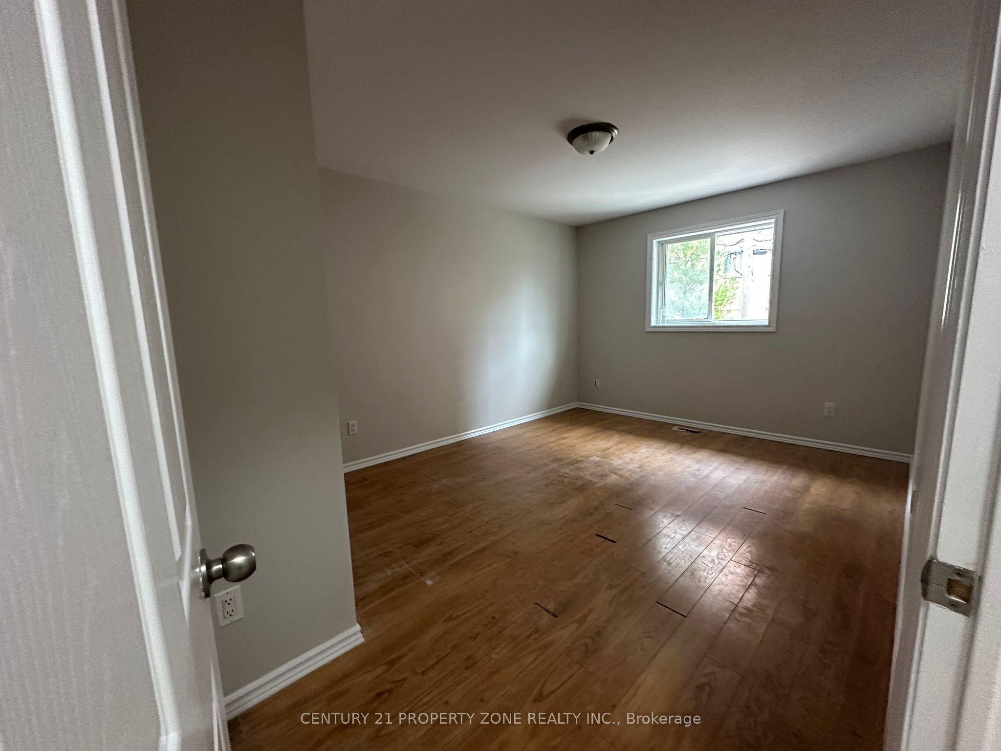 975 Albert Road Property Photo 13