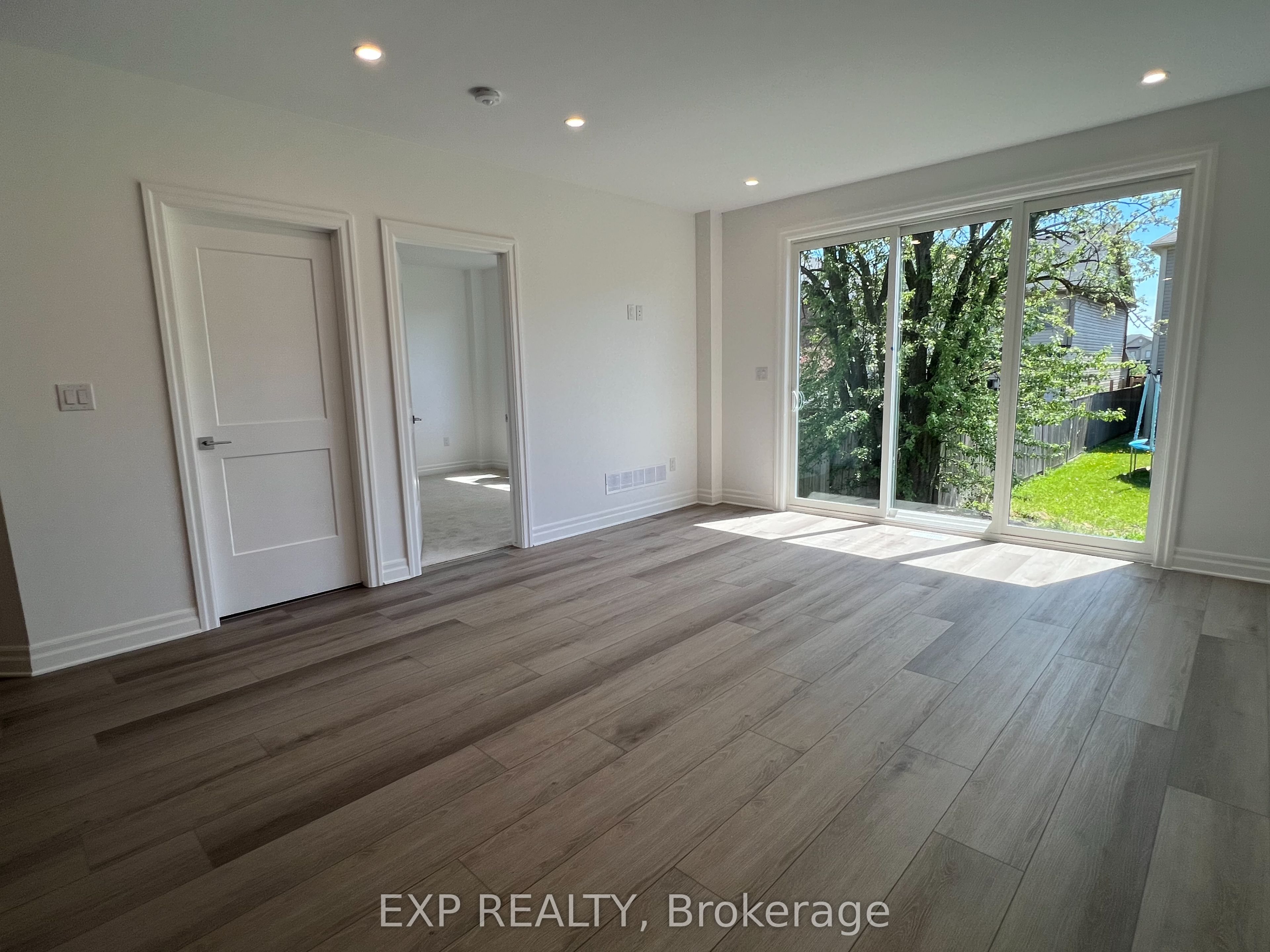 7532 Splendour Drive Main Property Photo 5