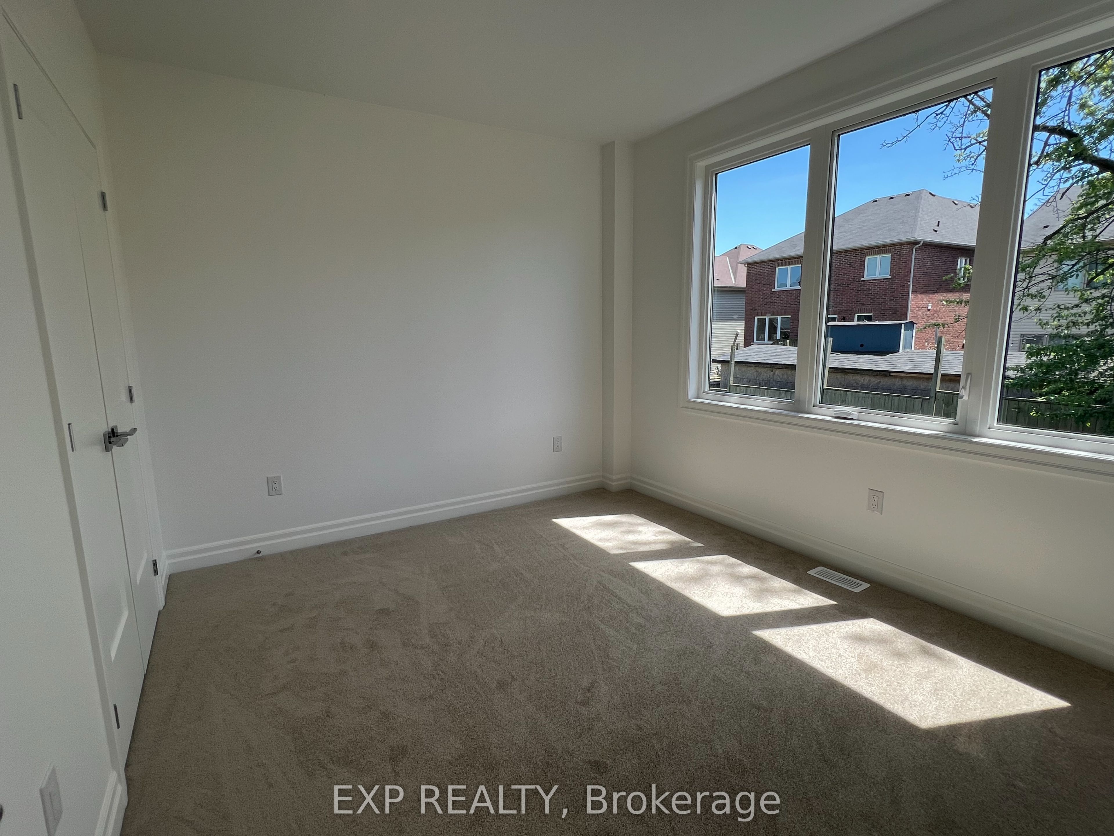 7532 Splendour Drive Main Property Photo 7