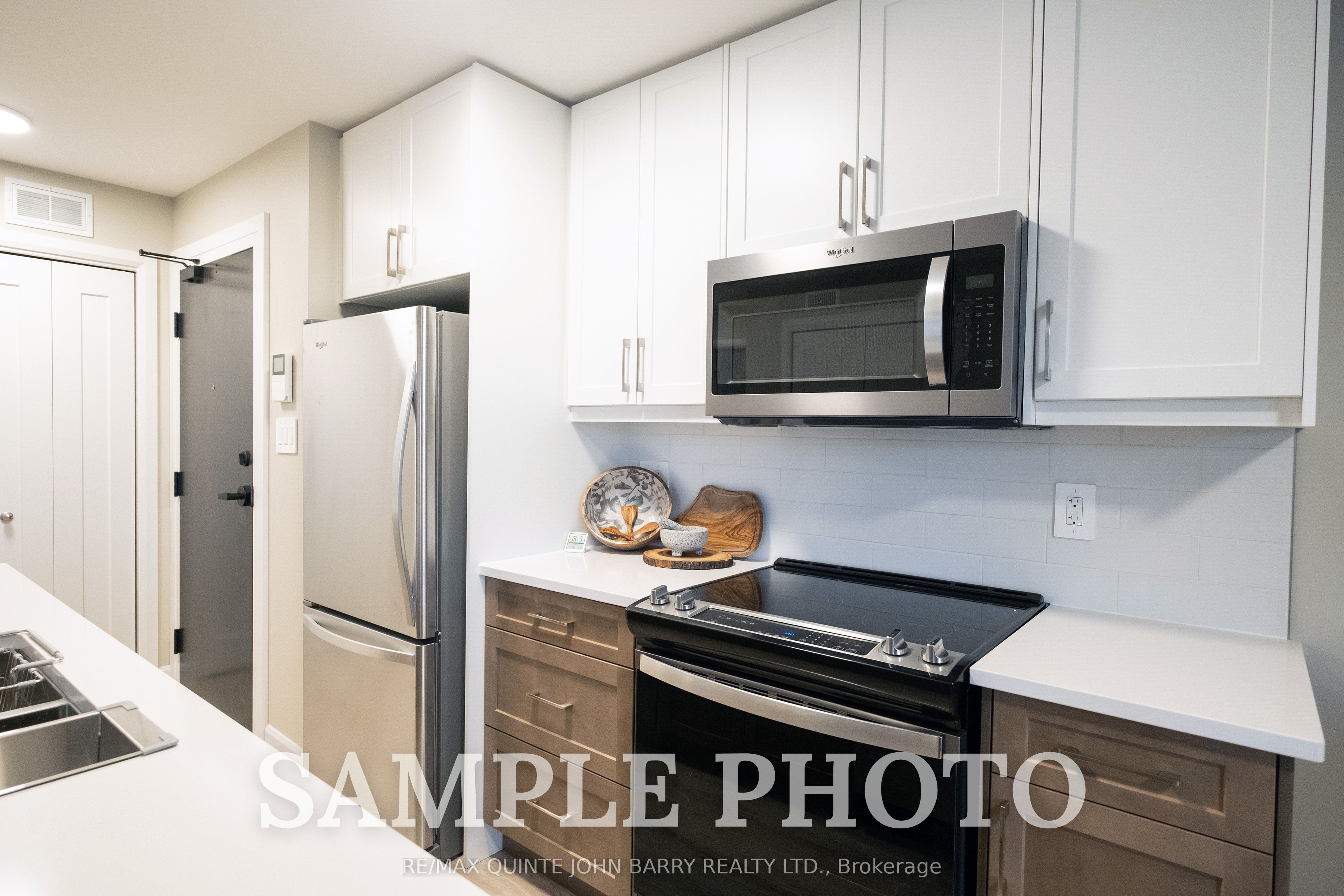 205-10 Hillside Meadow Drive Property Photo 3