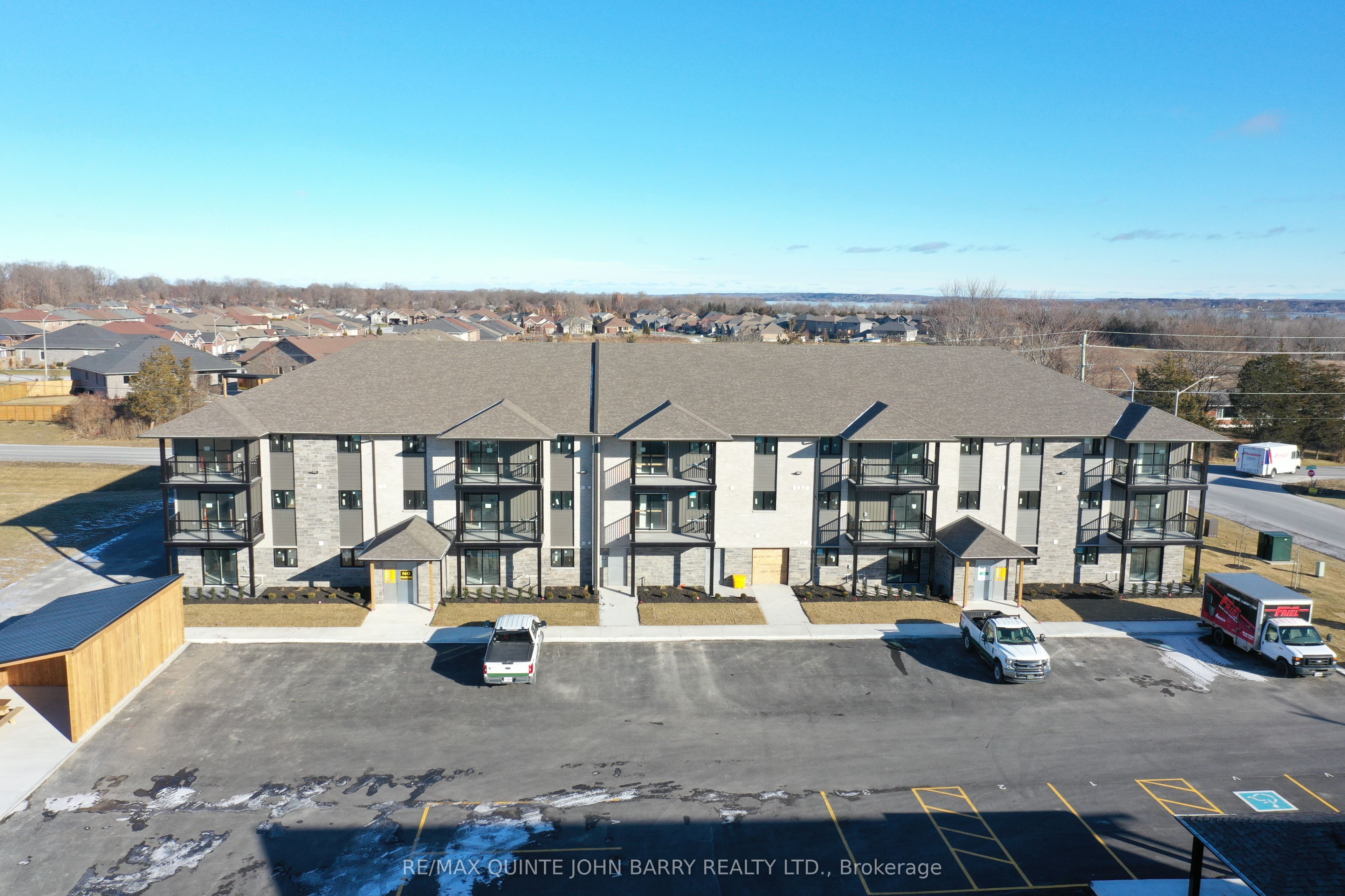 205-10 Hillside Meadow Drive Property Photo 15