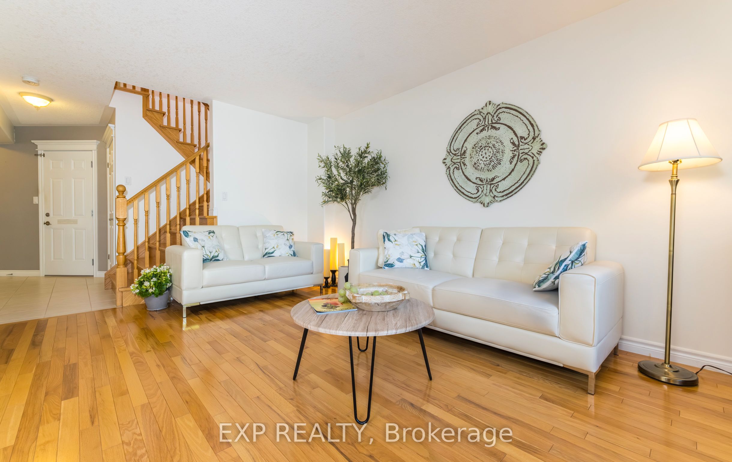 105 Hampson Crescent Property Photo 5