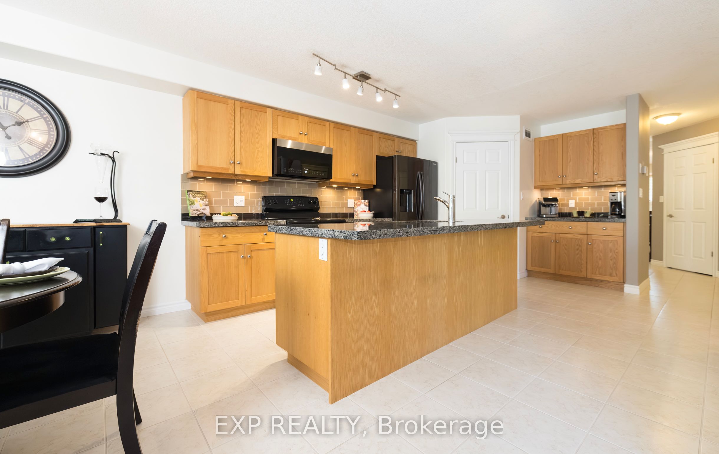 105 Hampson Crescent Property Photo 7