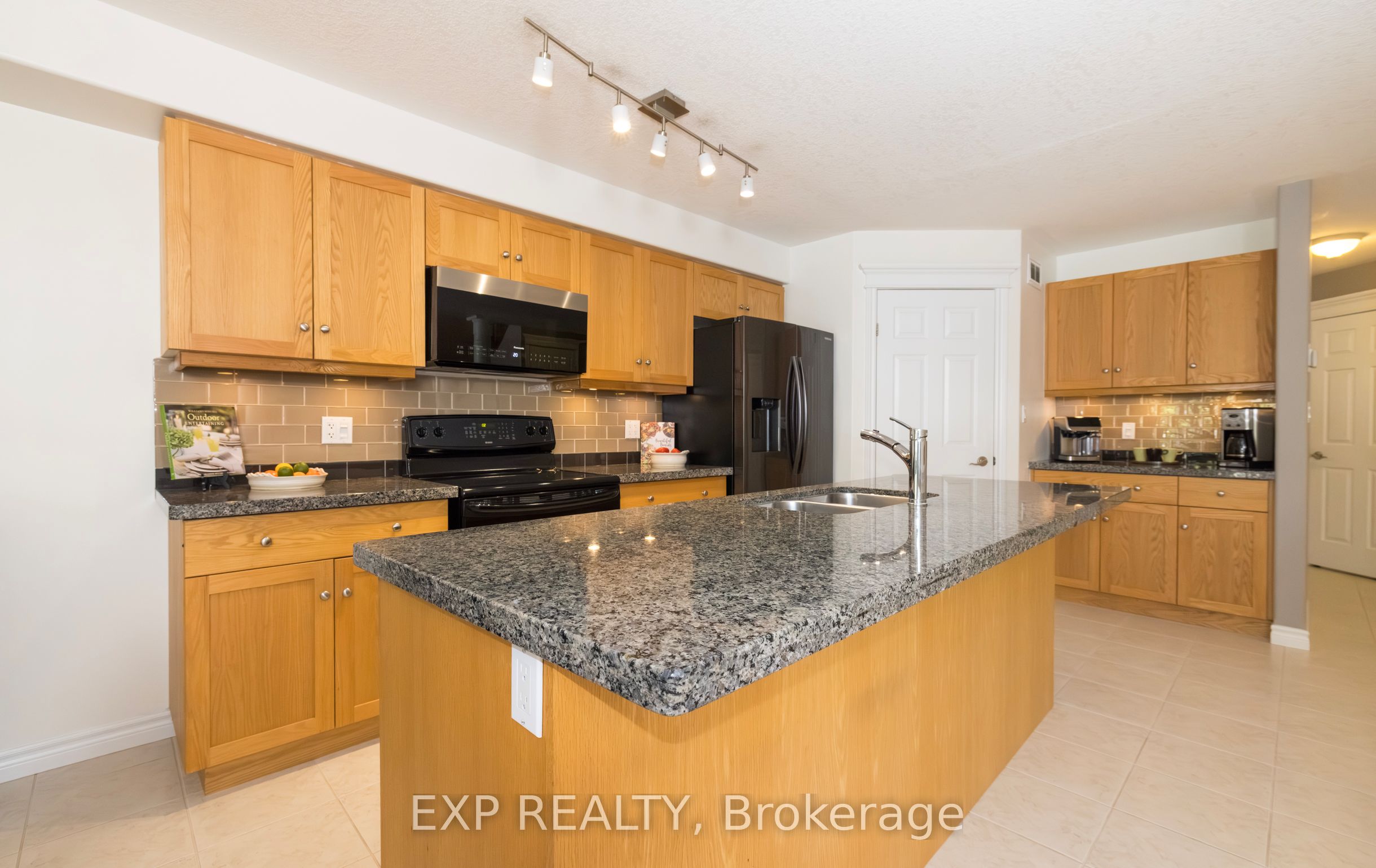 105 Hampson Crescent Property Photo 9