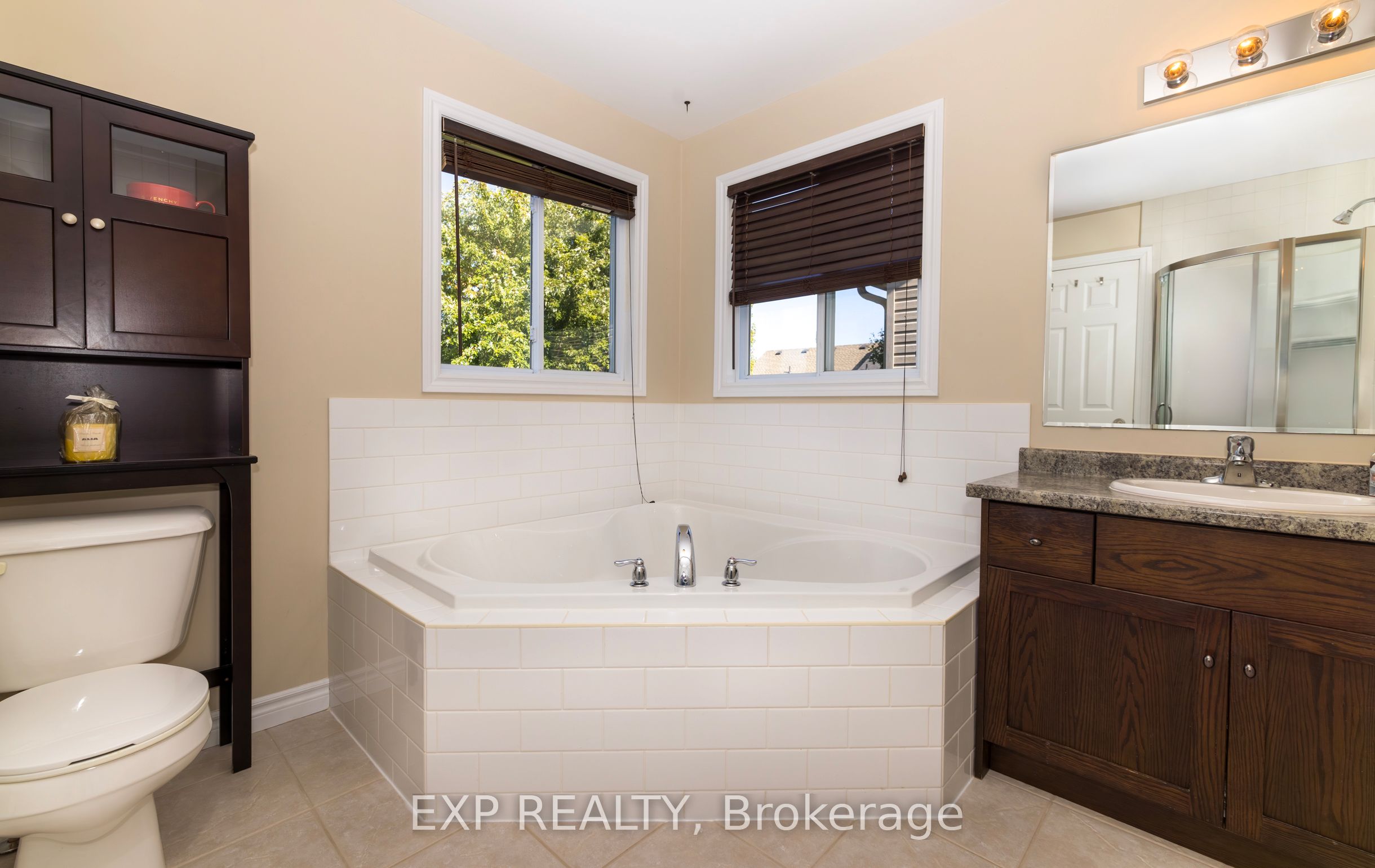 105 Hampson Crescent Property Photo 28