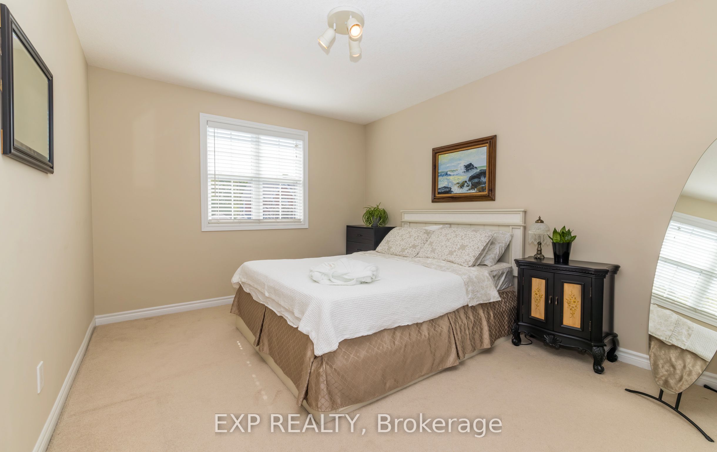 105 Hampson Crescent Property Photo 29