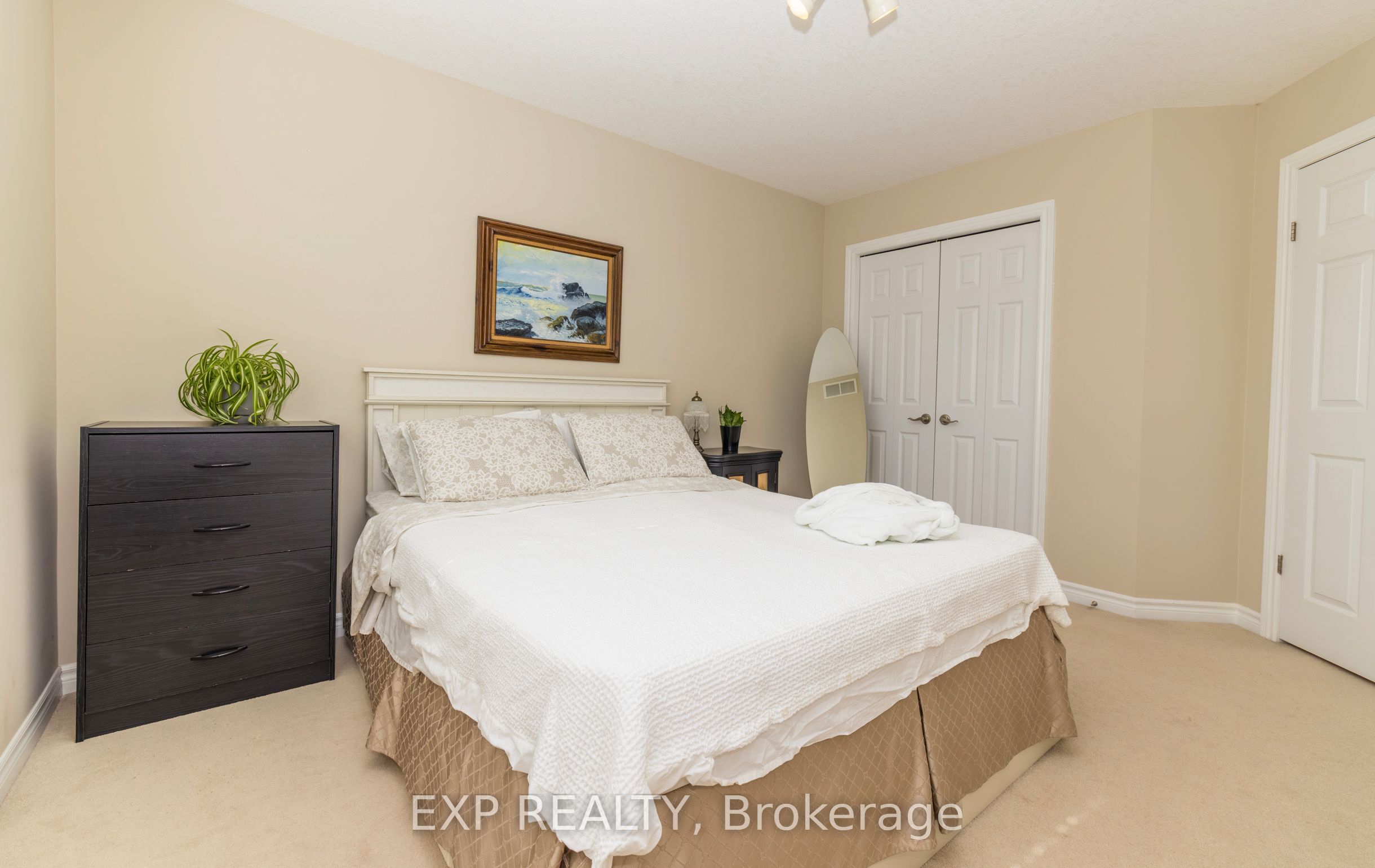 105 Hampson Crescent Property Photo 30
