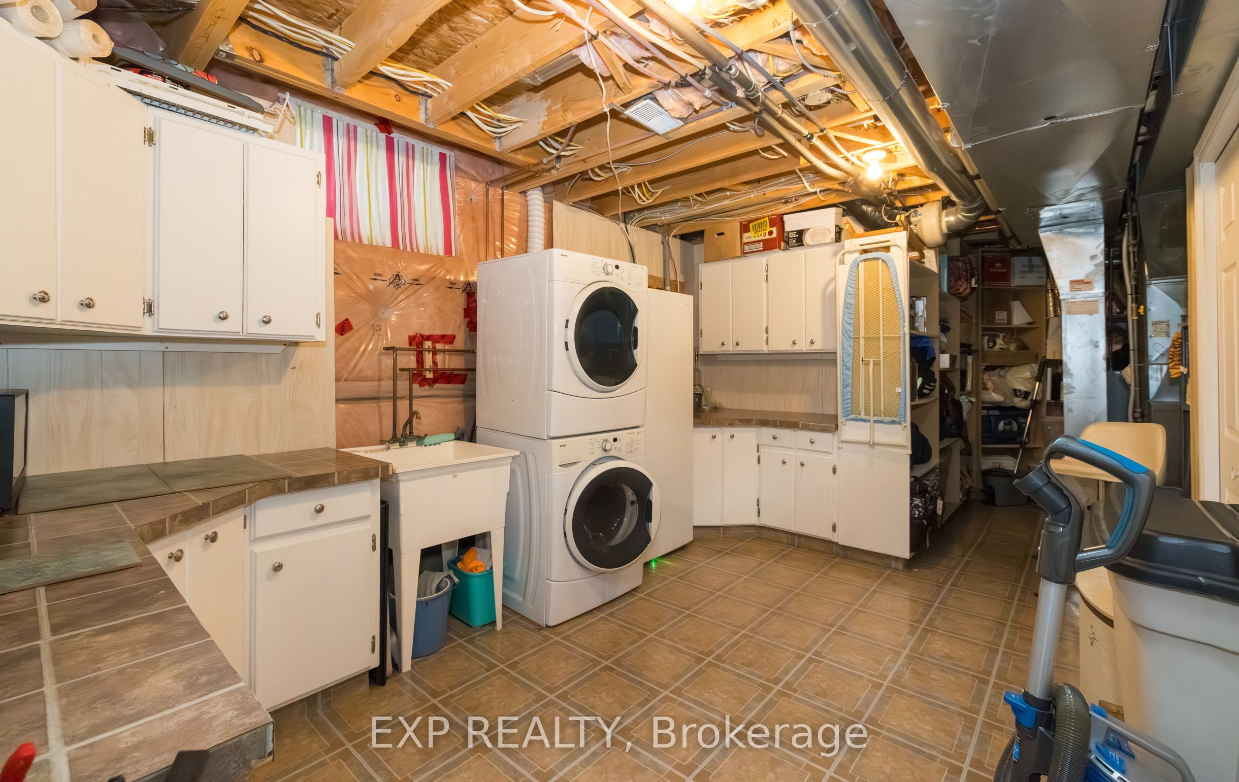 105 Hampson Crescent Property Photo 39