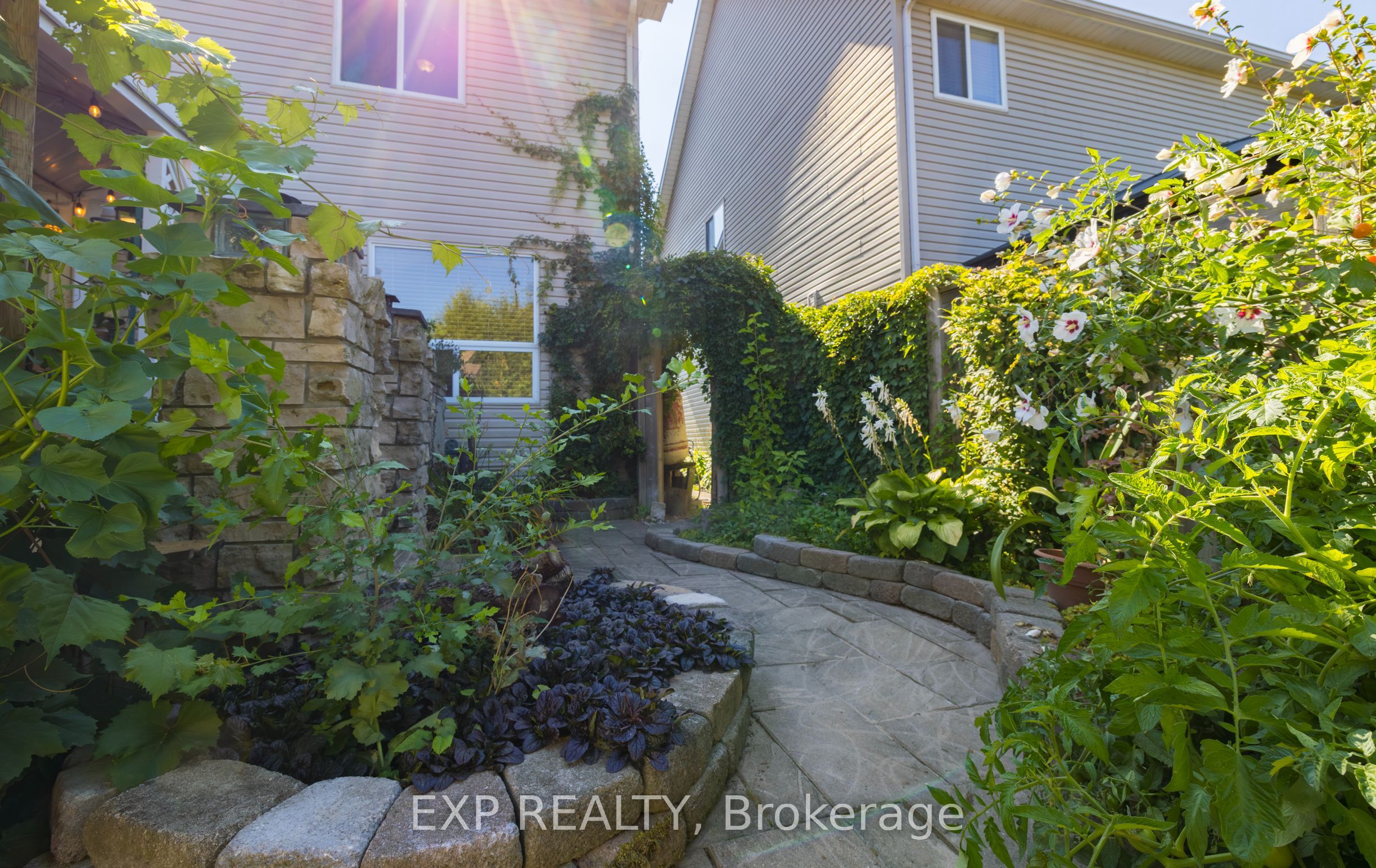 105 Hampson Crescent Property Photo 48