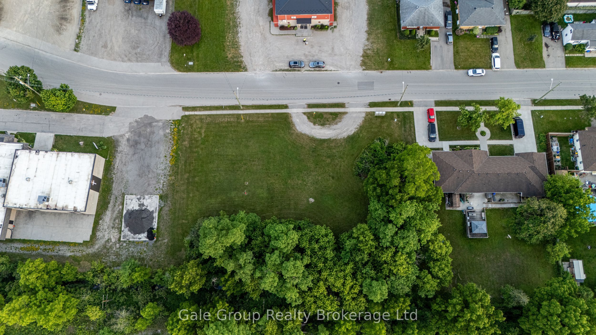877 Dufferin Street Property Photo 4